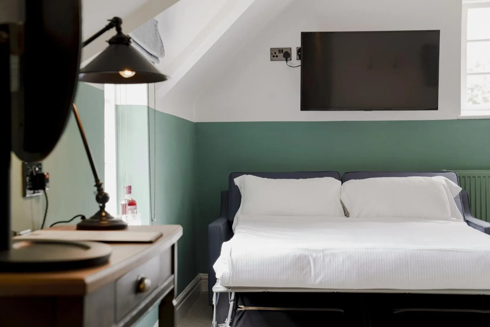 Bedroom, Bed in Bel and The Dragon at Red Lion Wendover