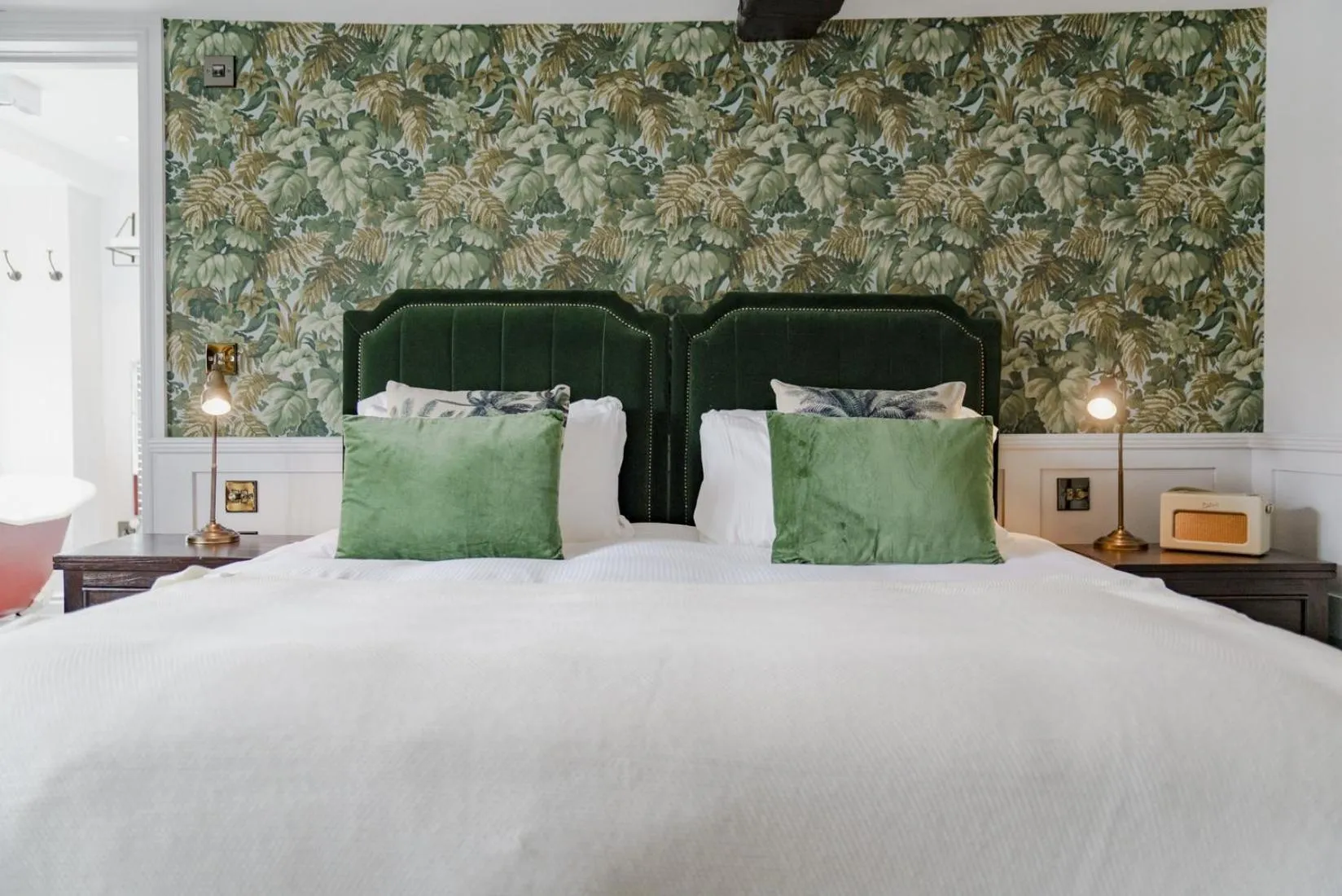 Bedroom, Bed in Bel and The Dragon at Red Lion Wendover