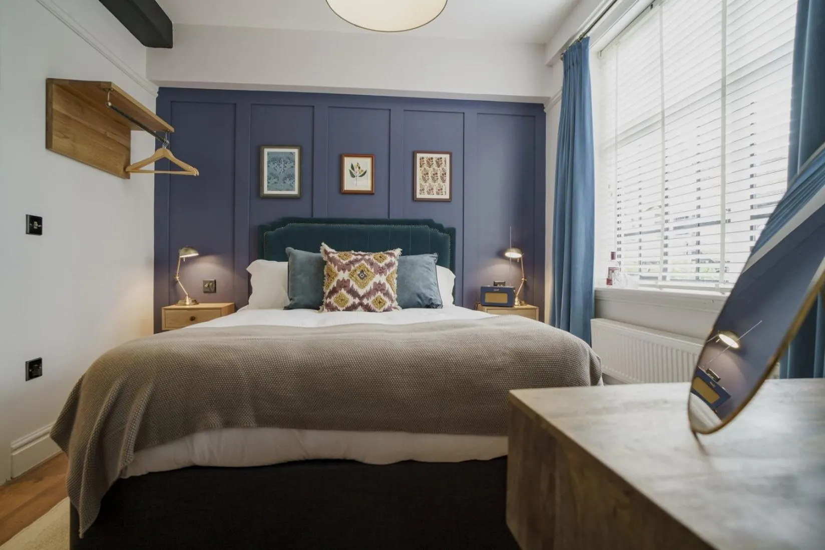 Photo of the whole room, Bed in Bel and The Dragon at Red Lion Wendover