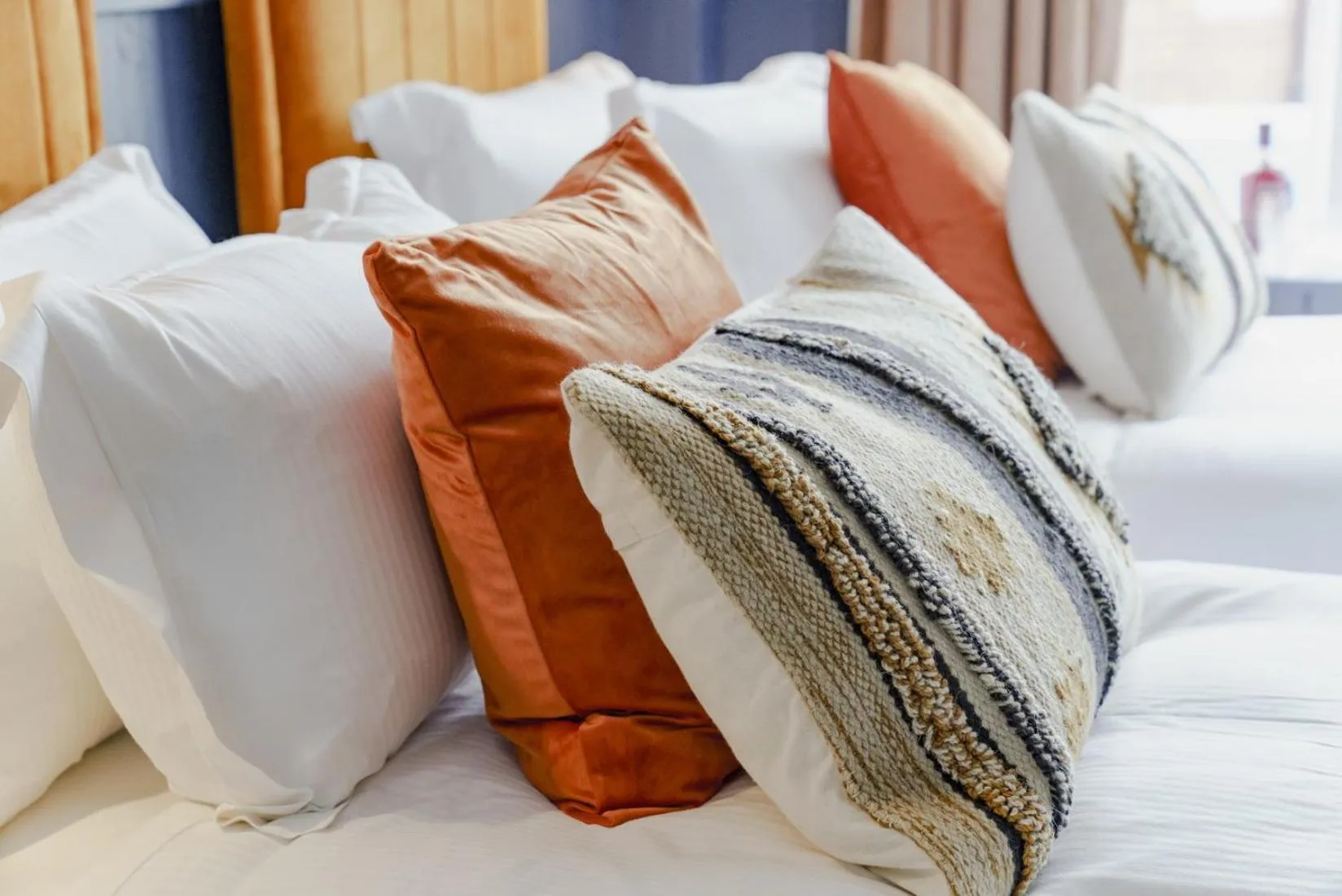 Bedroom, Bed in Bel and The Dragon at Red Lion Wendover