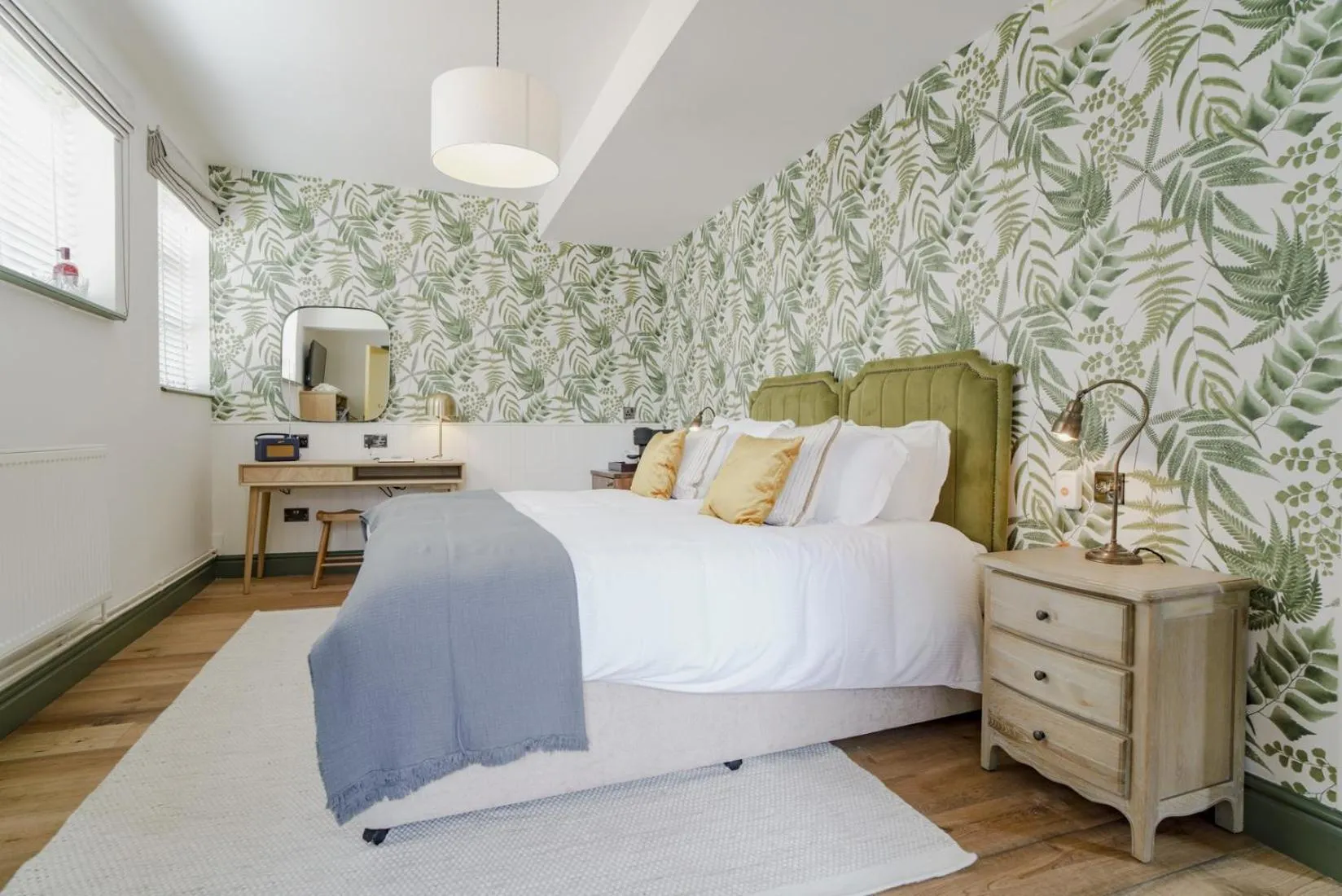 Bedroom, Bed in Bel and The Dragon at Red Lion Wendover