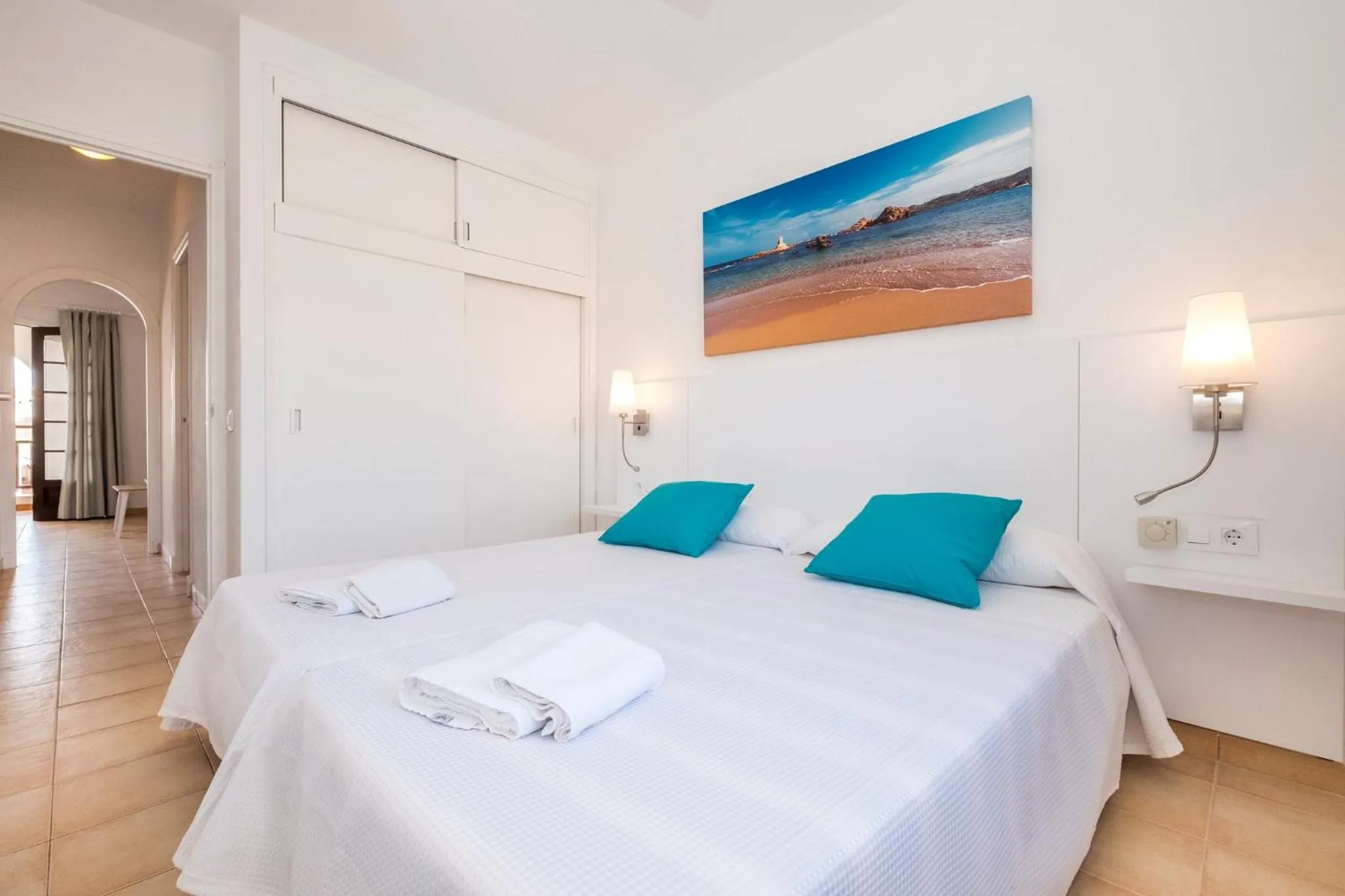 Bedroom, Bed in Girasol Garden Superior 2