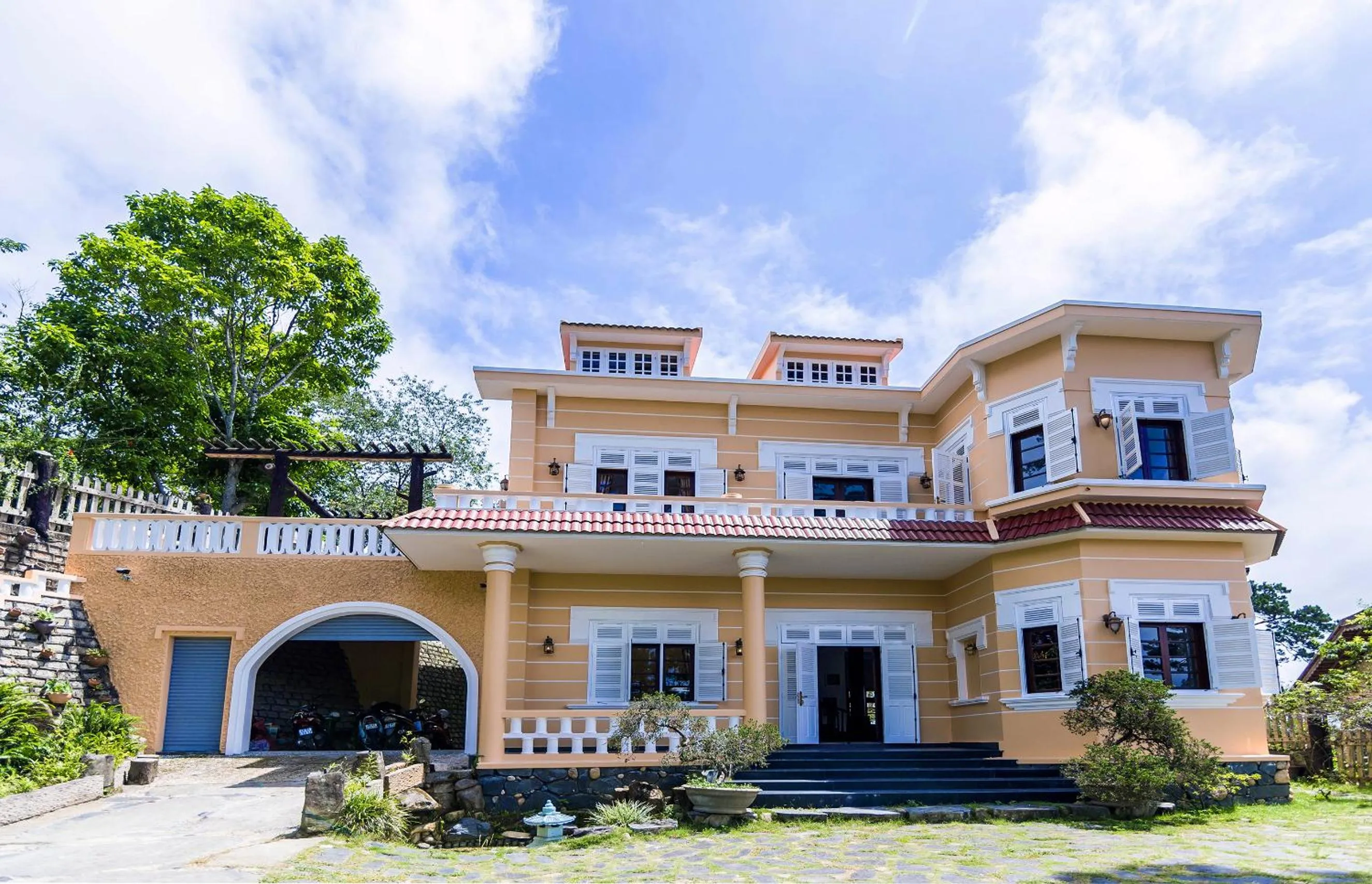 Property building in Dragon Dalat Villa
