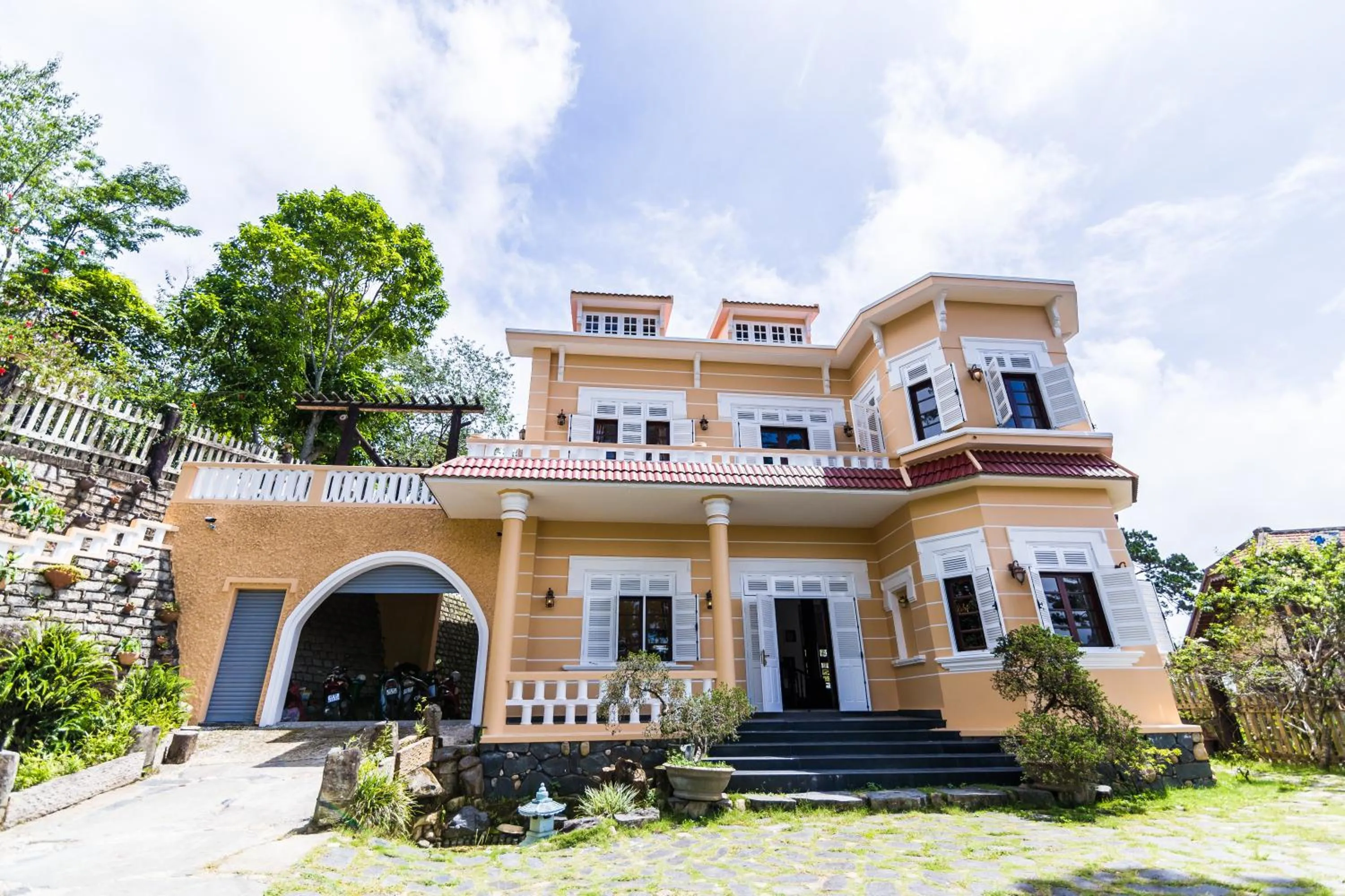Property building in Dragon Dalat Villa