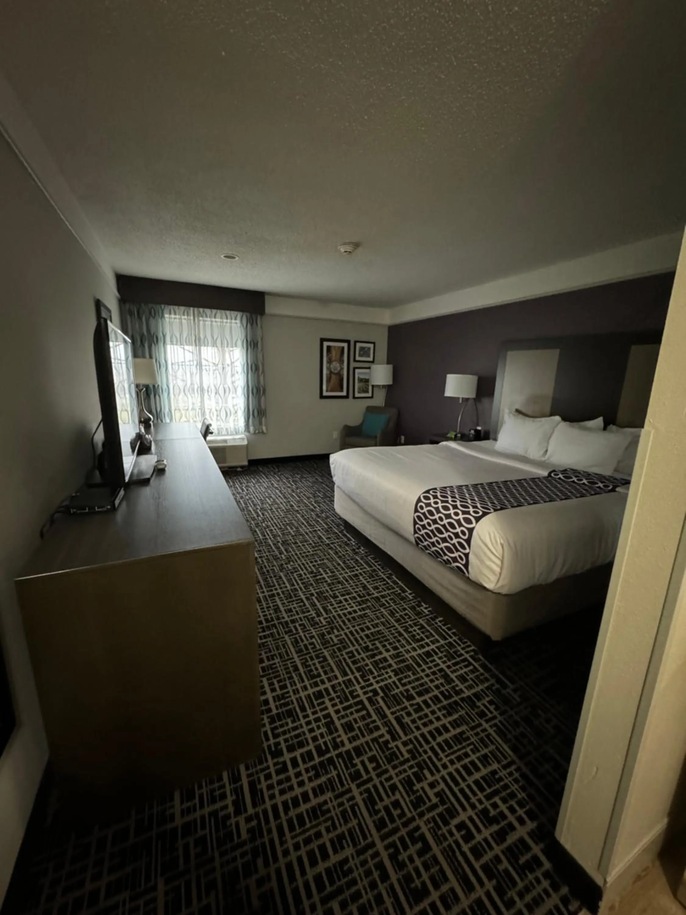 Bed in La Quinta by Wyndham Cincinnati Airport Florence