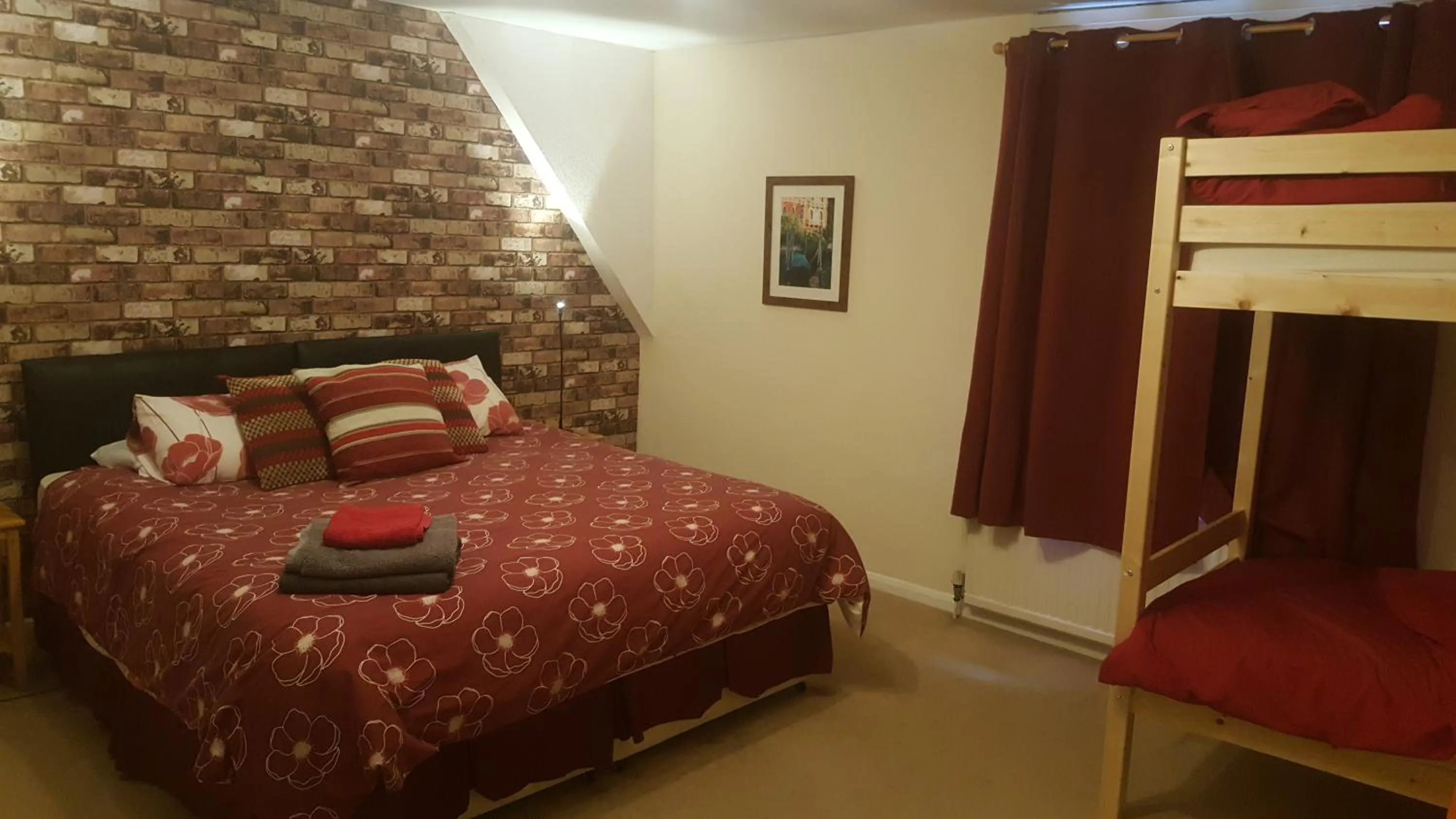 Photo of the whole room, Bed in Angel Guesthouse