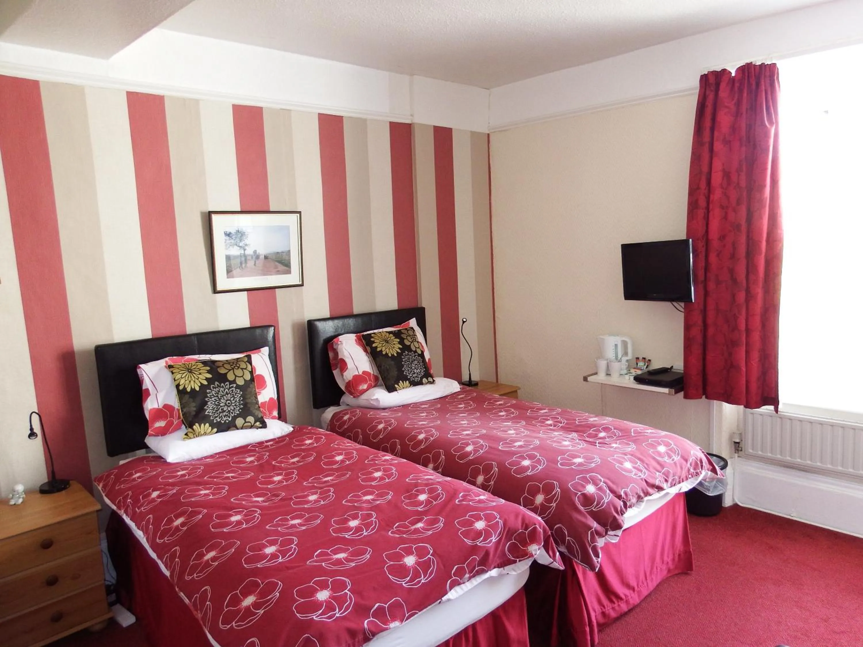 Photo of the whole room, Bed in Angel Guesthouse