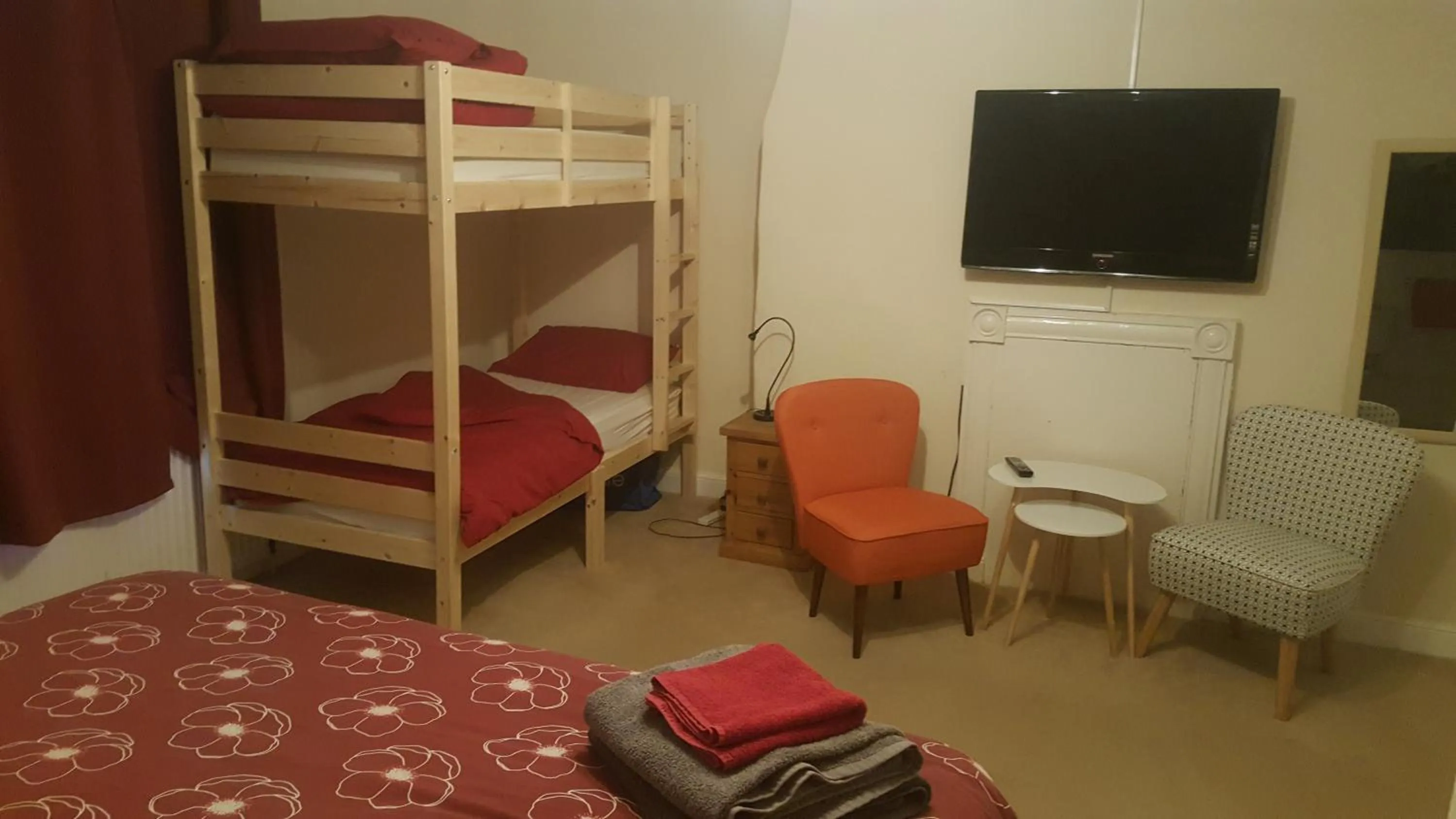 Photo of the whole room, Bed in Angel Guesthouse