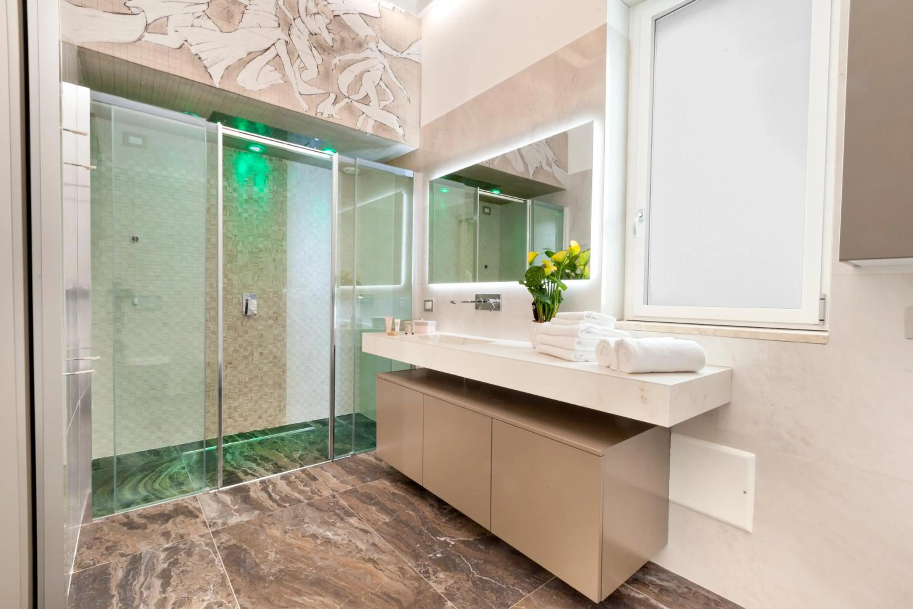 Shower in Sorrento Dream