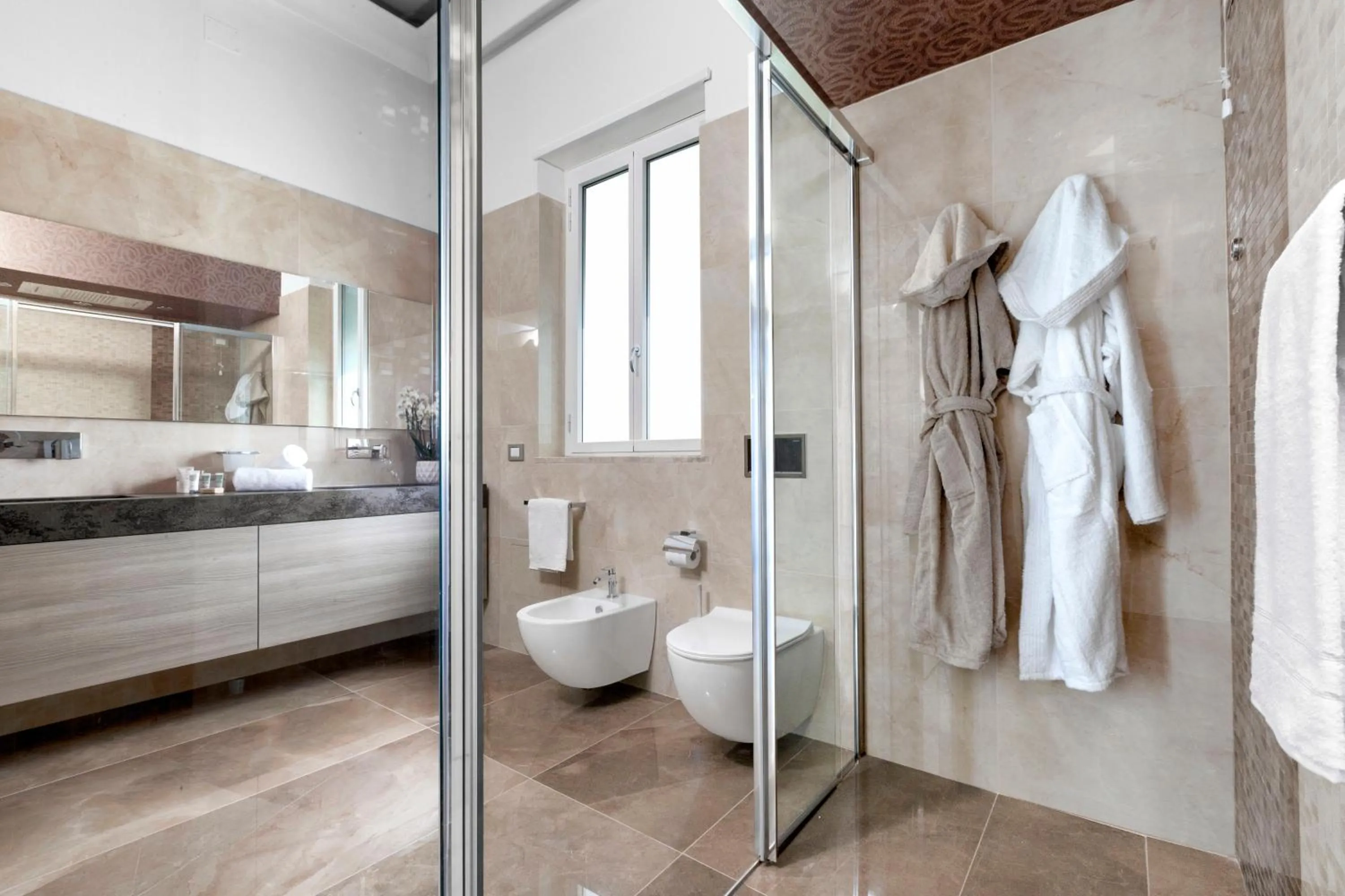 Shower in Sorrento Dream