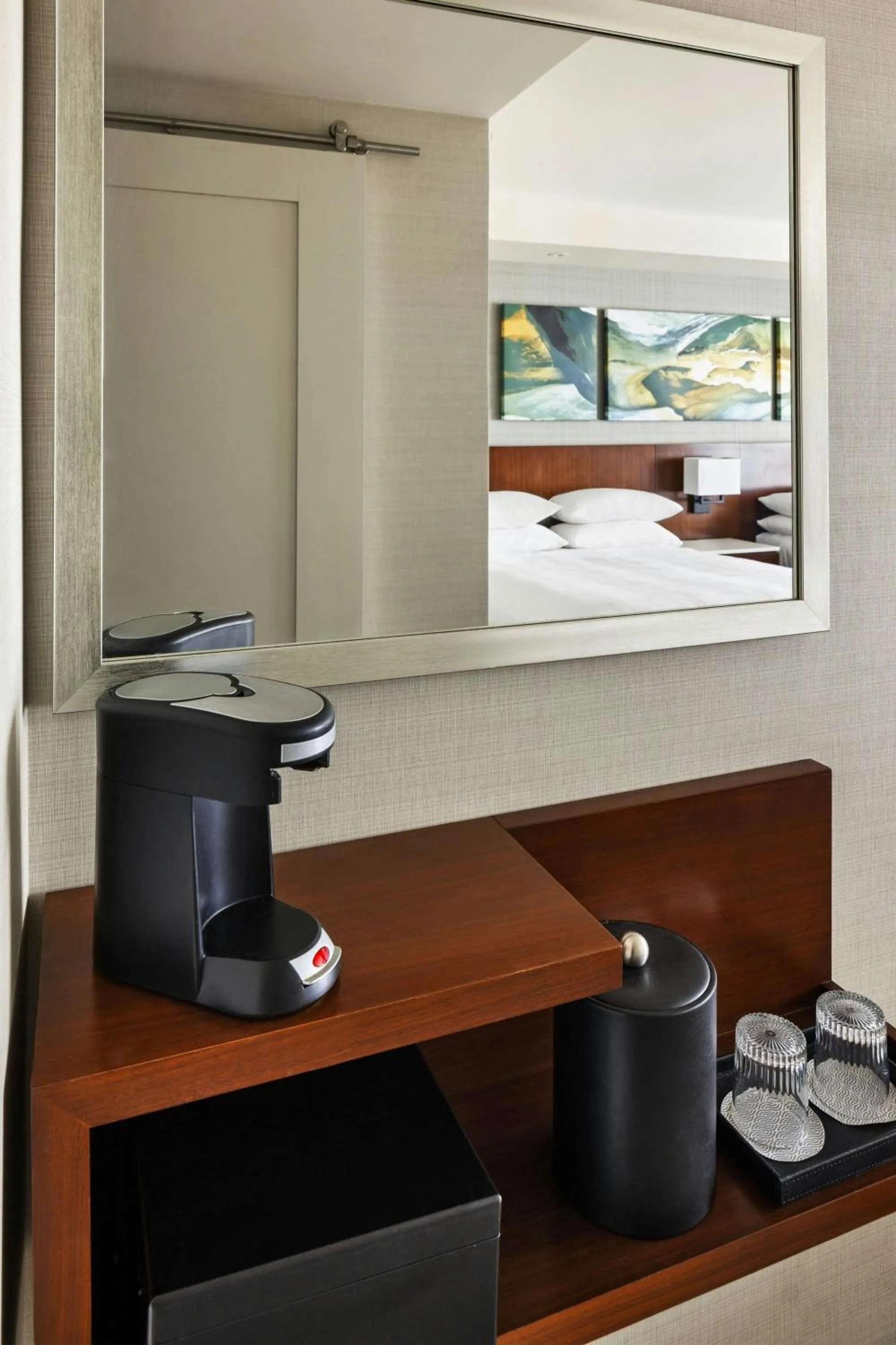 Photo of the whole room in South Sioux City Marriott Riverfront