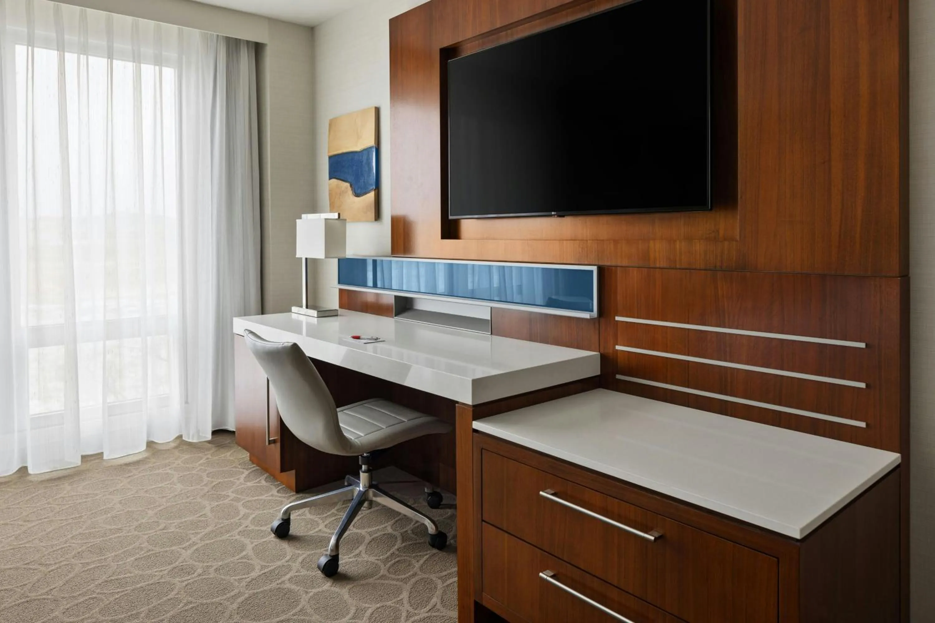 Photo of the whole room in South Sioux City Marriott Riverfront