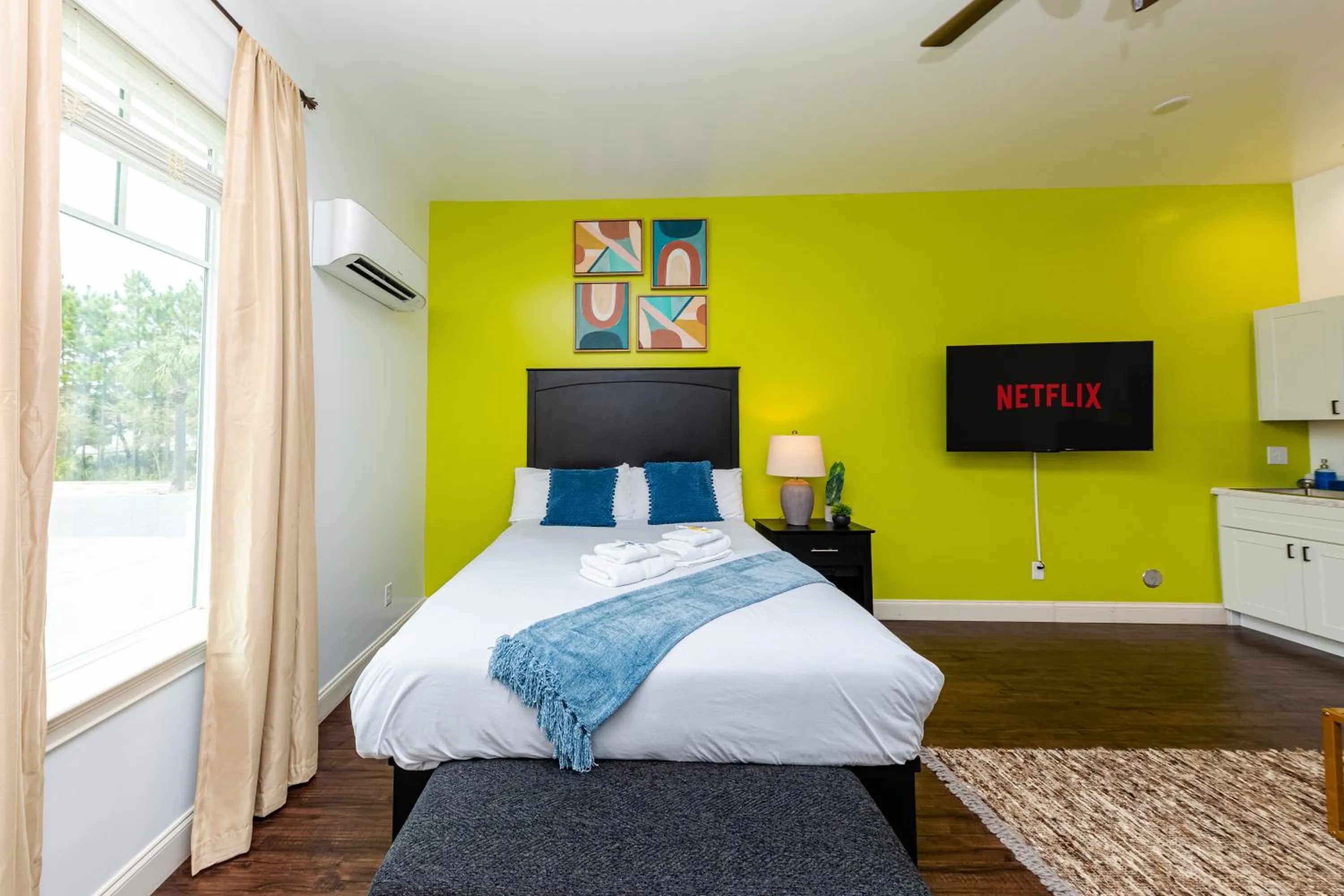 Bedroom, Bed in 30-A Inn & Suites