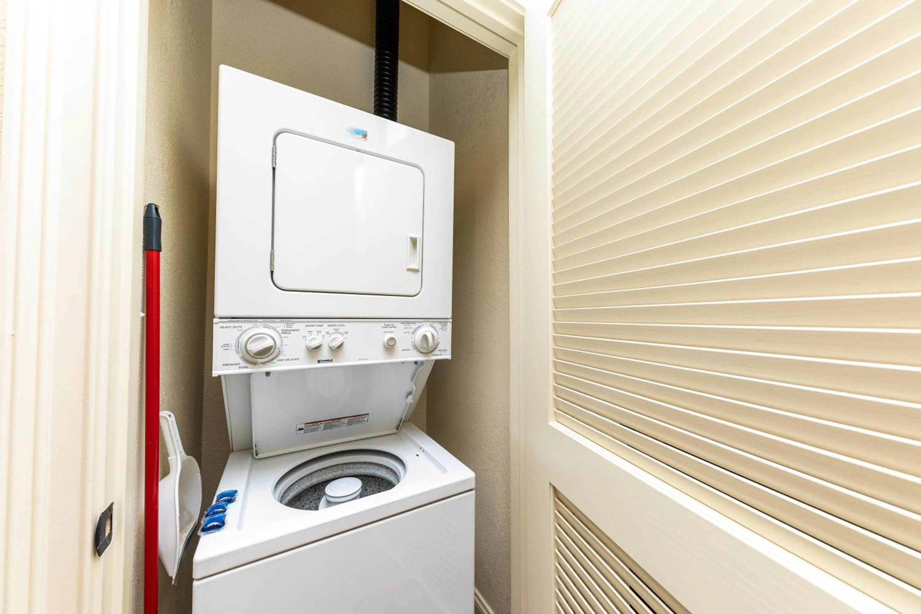 washing machine in 30-A Inn & Suites