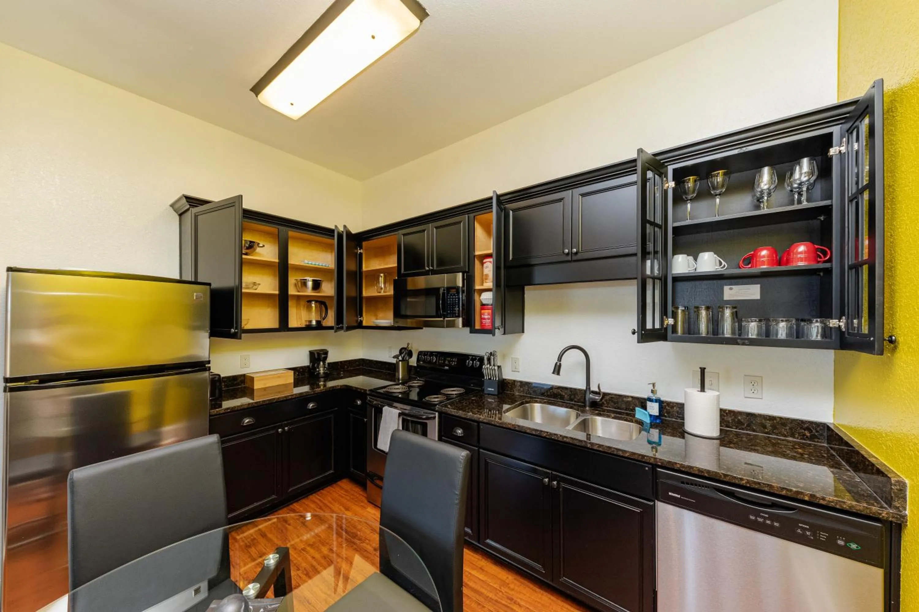 Kitchen or kitchenette in 30-A Inn & Suites