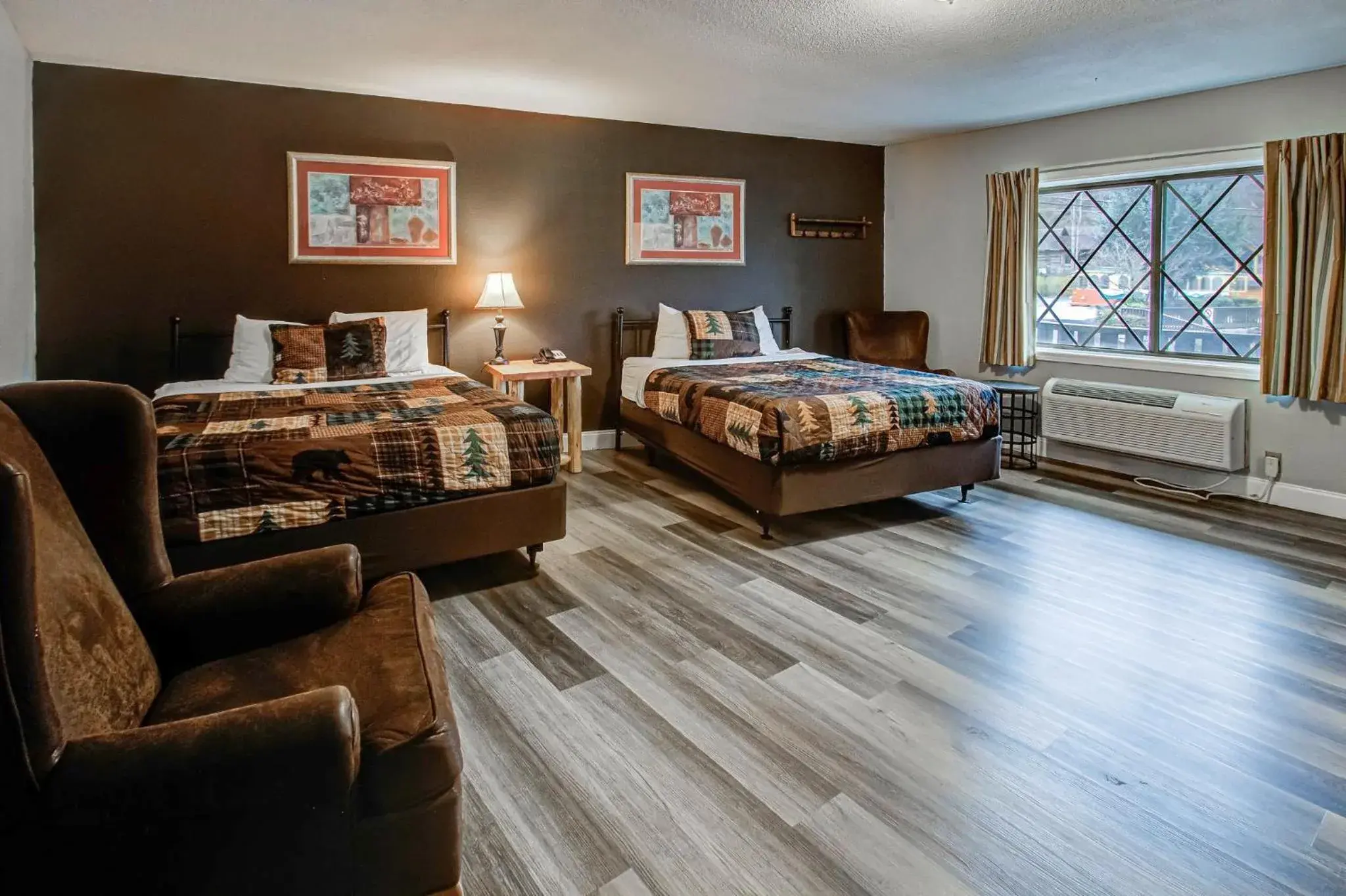 Standard Double Room with Two Queen Beds in Brookside Lodge Standard Double Room with Two Queen Beds in Brookside Lodge