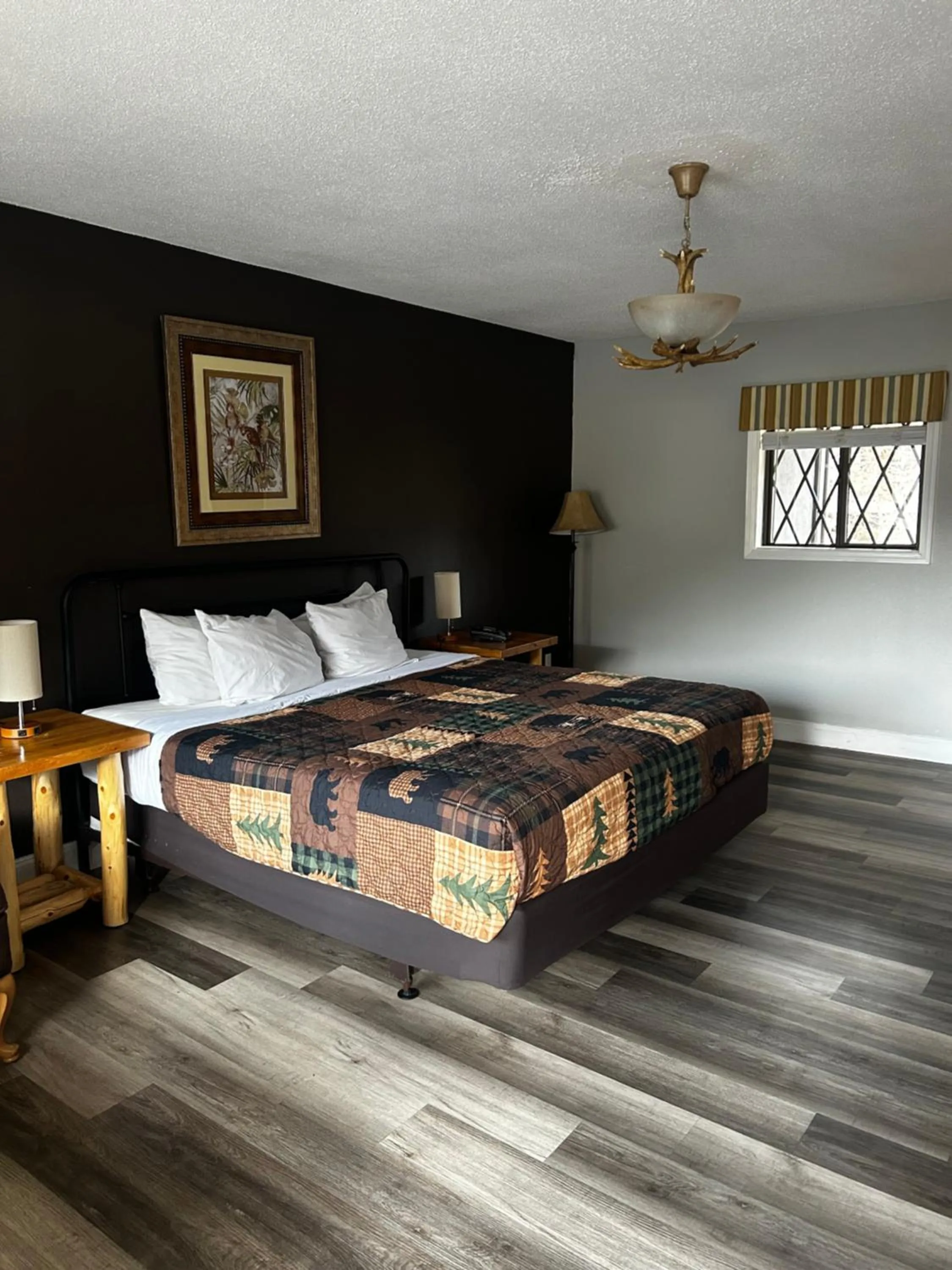 Bed in Brookside Lodge