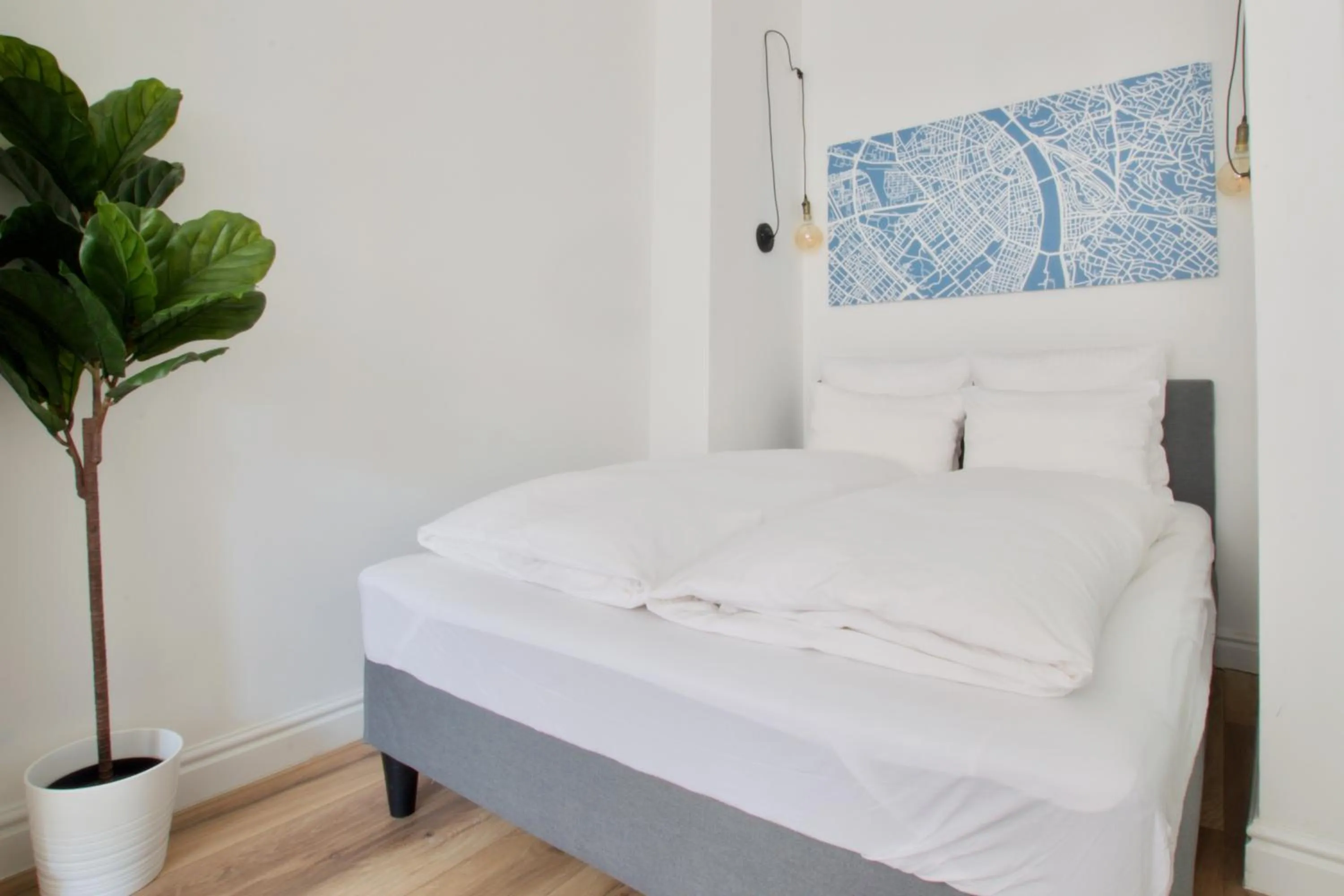 Bedroom, Bed in Standard Apartment by Hi5 - Régiposta