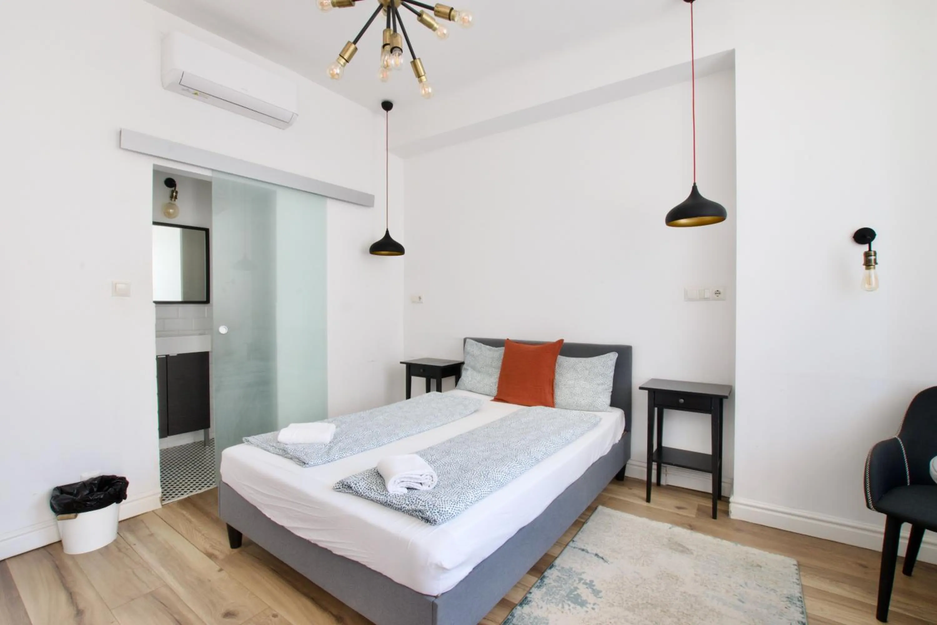 Bed in Standard Apartment by Hi5 - Régiposta