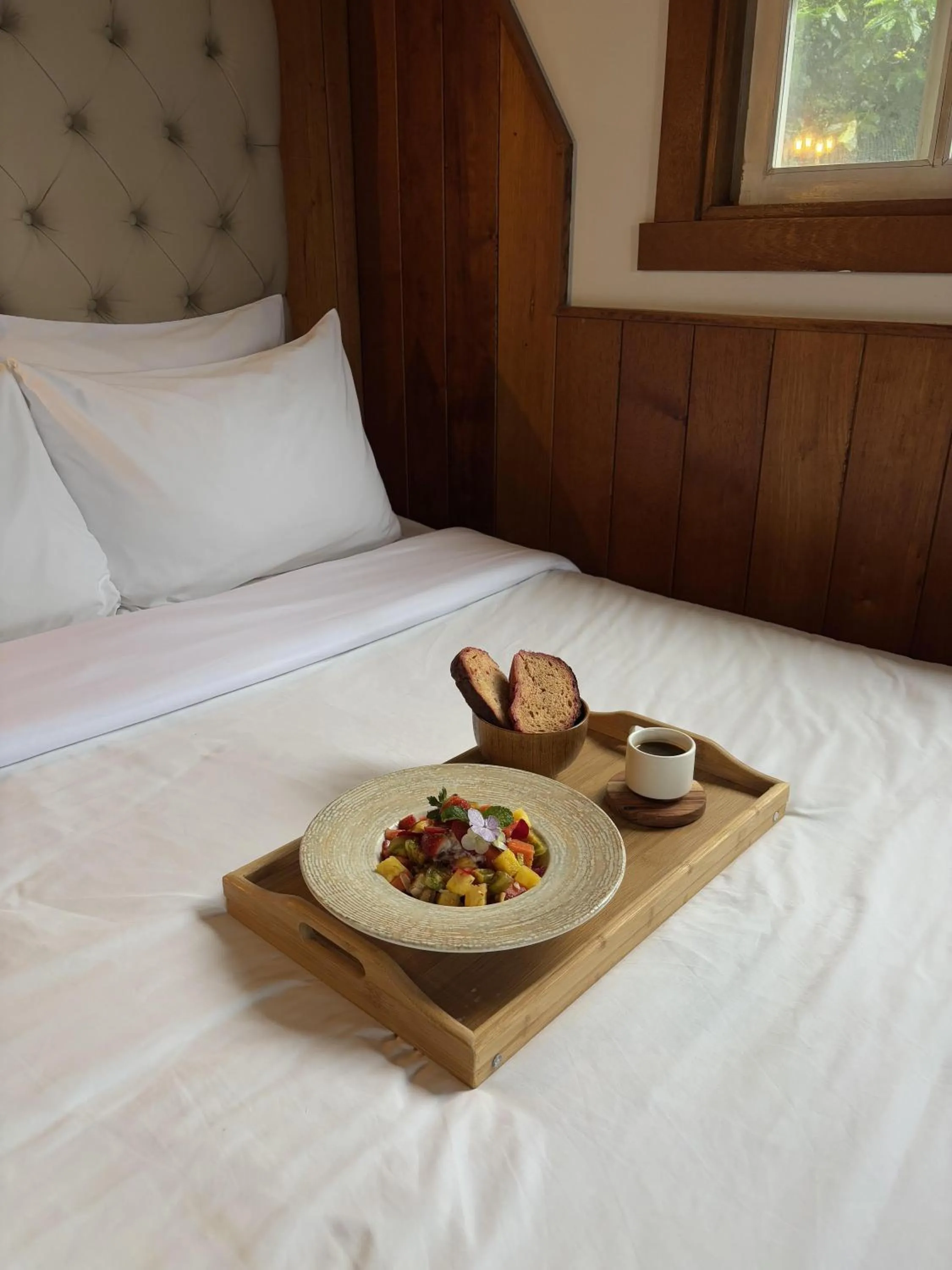 Photo of the whole room, Bed in Hotel Finca Lerida Coffee Plantation and Boutique Hotel