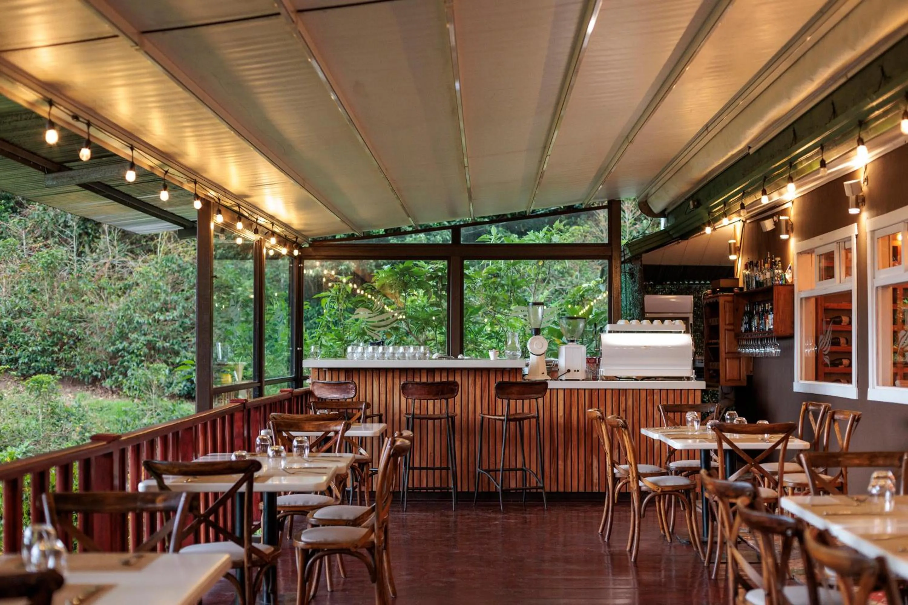 Restaurant/places to eat in Hotel Finca Lerida Coffee Plantation and Boutique Hotel