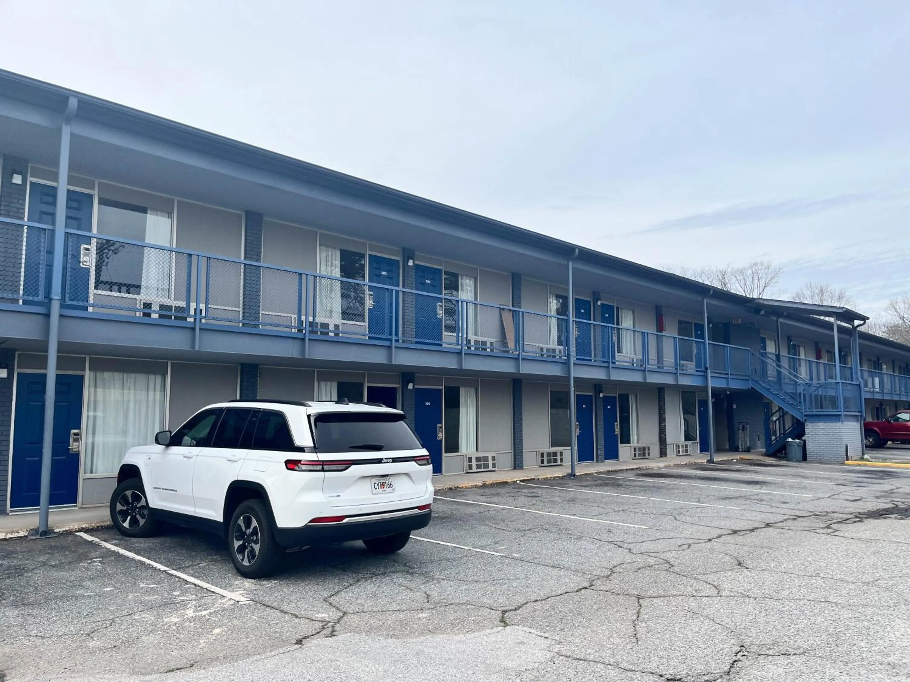 Property building in Motel 6 Spartanburg, SC Northwest Business 85