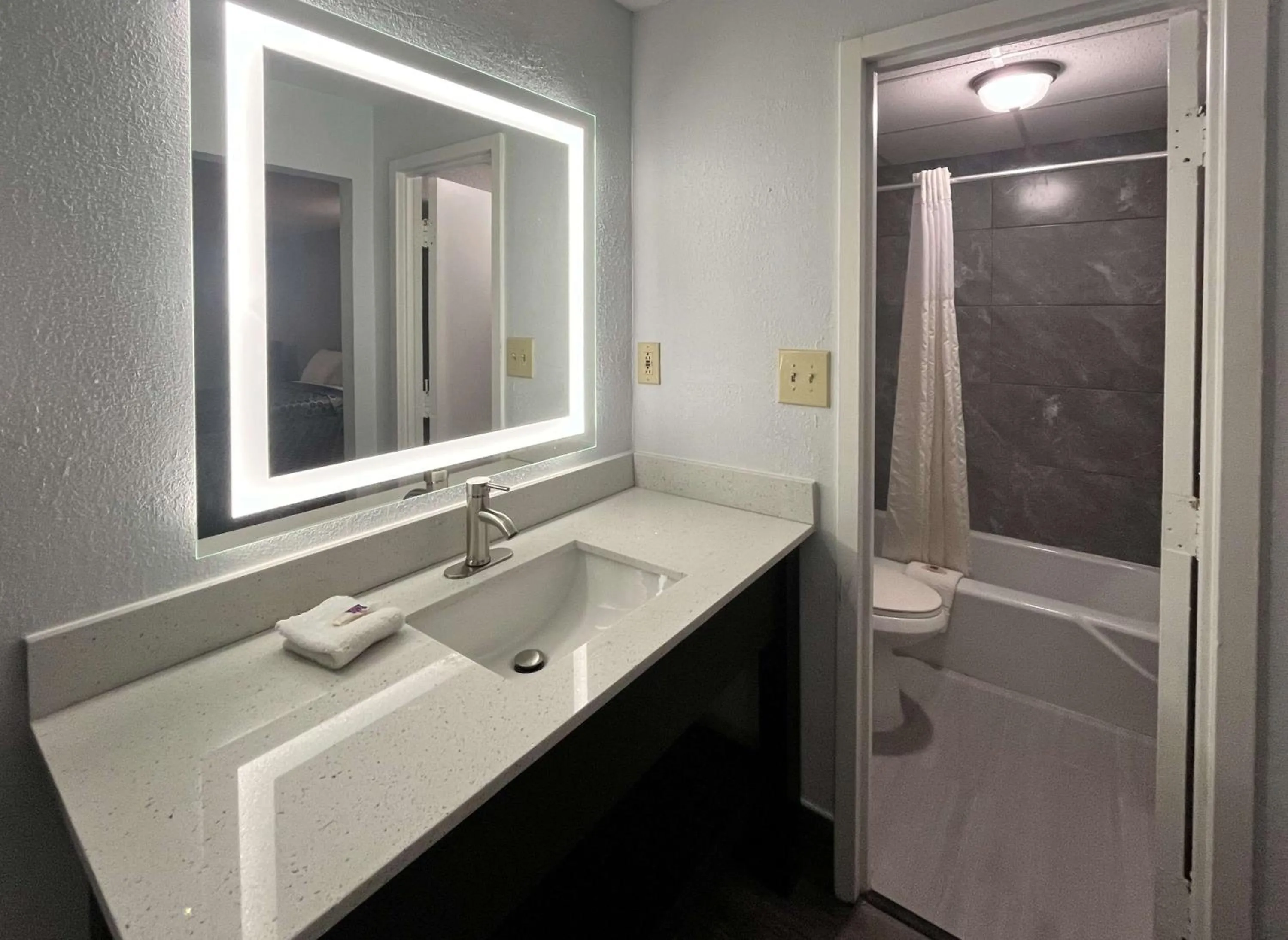 Bathroom in Motel 6 Spartanburg, SC Northwest Business 85