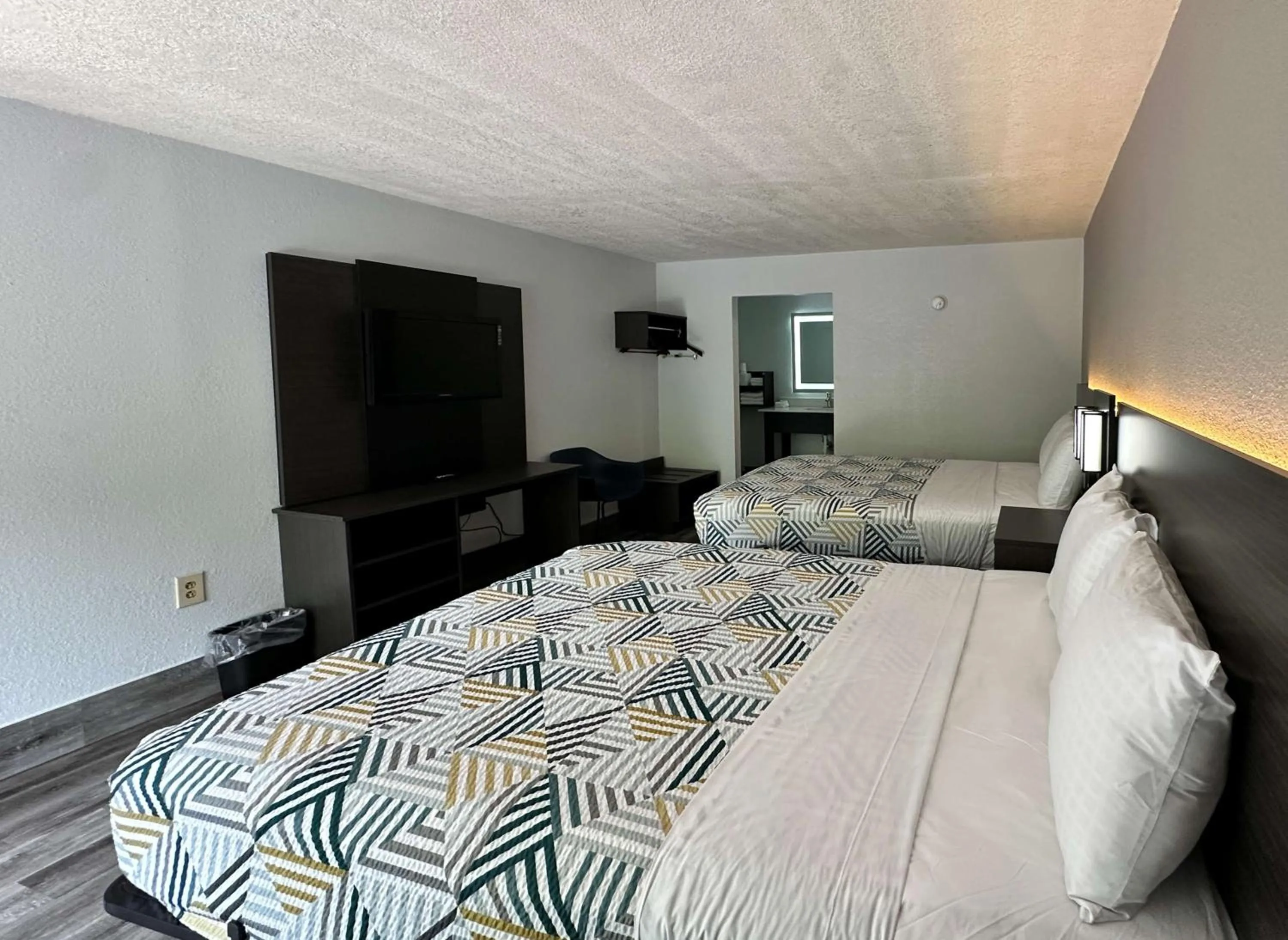 Bedroom, Bed in Motel 6 Spartanburg, SC Northwest Business 85