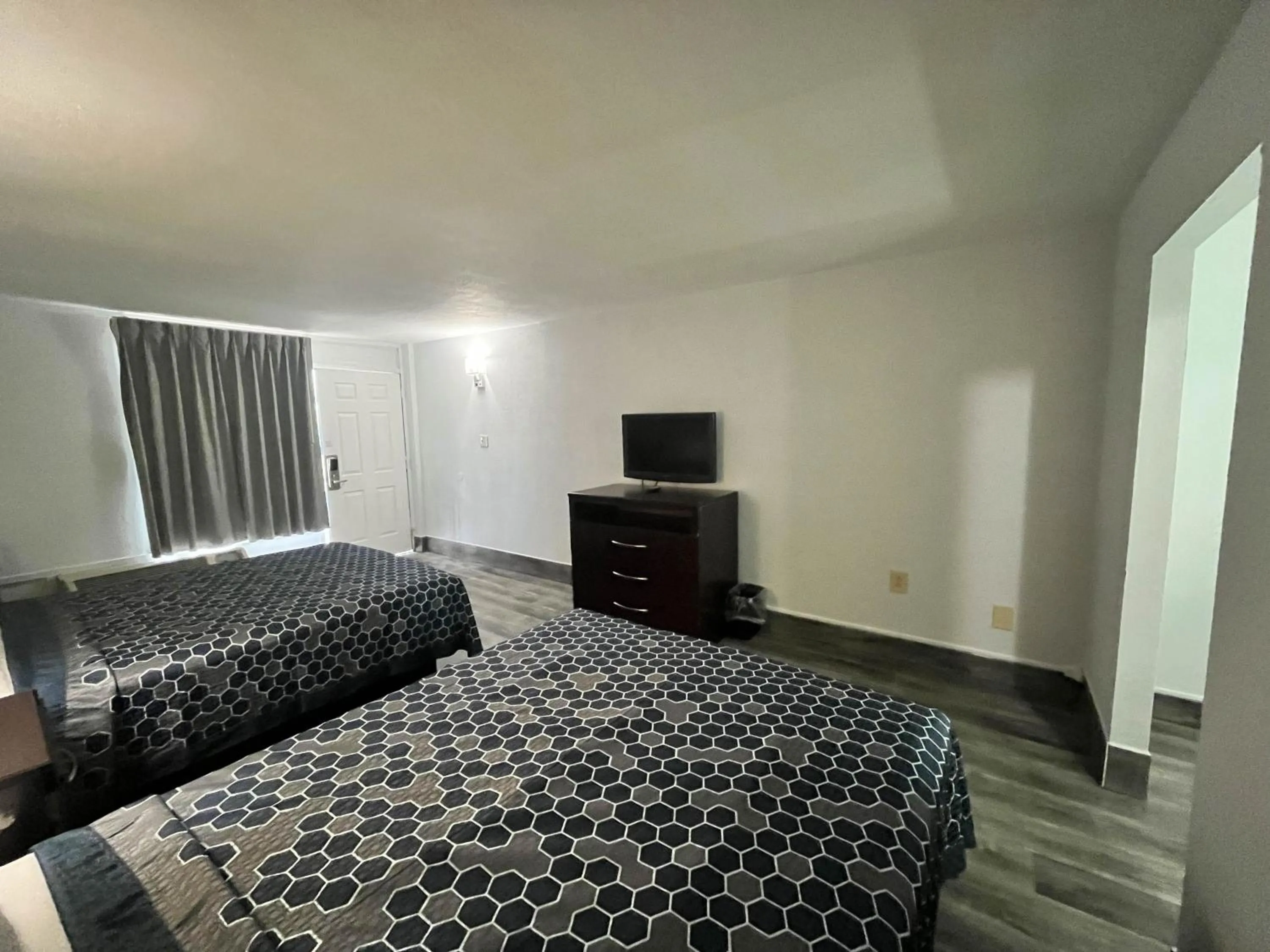 Bedroom, Bed in Motel 6 Spartanburg, SC Northwest Business 85