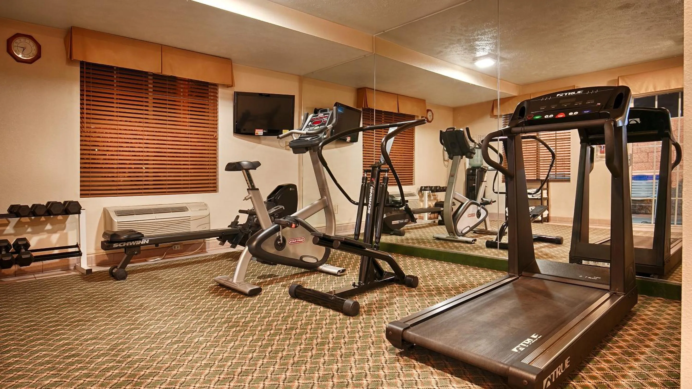 Fitness centre/facilities in Best Western John Jay Inn