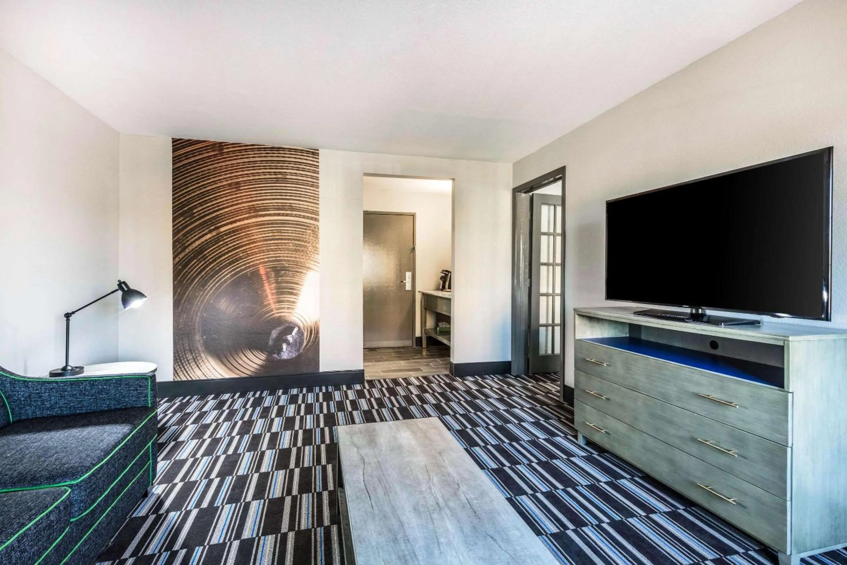 Photo of the whole room in Comfort Inn Memphis Airport West