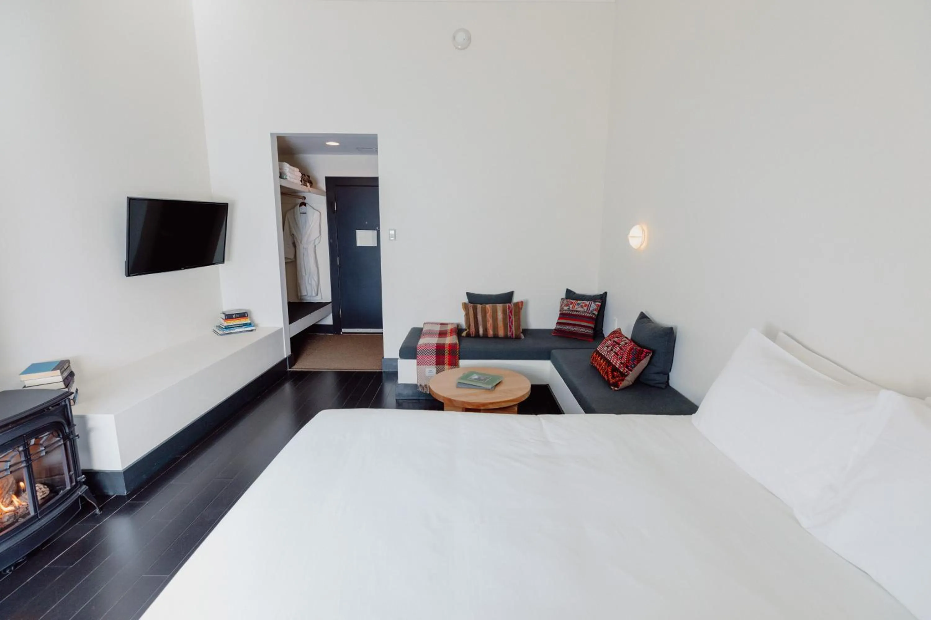 Bed in Scribner's Catskill Lodge, a Member of Design Hotels