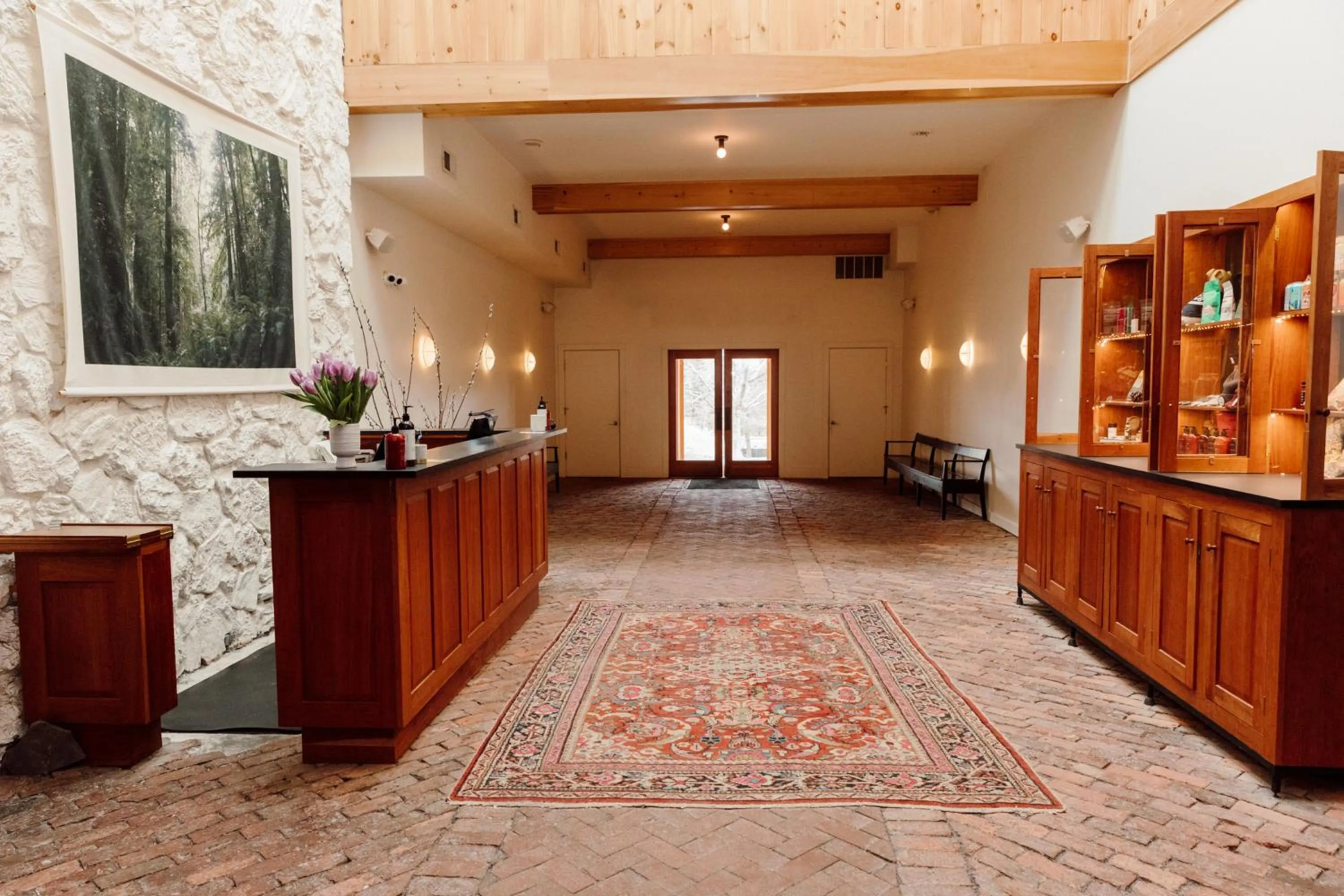 Lobby or reception in Scribner's Catskill Lodge, a Member of Design Hotels