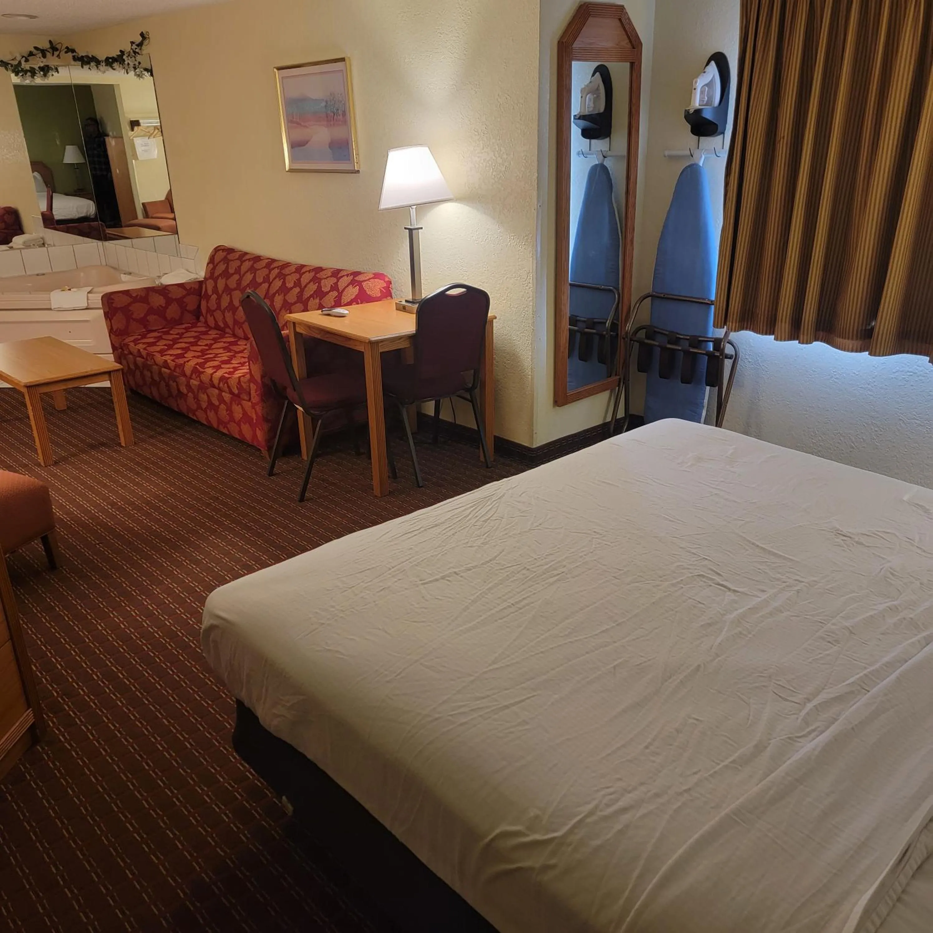 Bed in Days Inn by Wyndham Fort Dodge