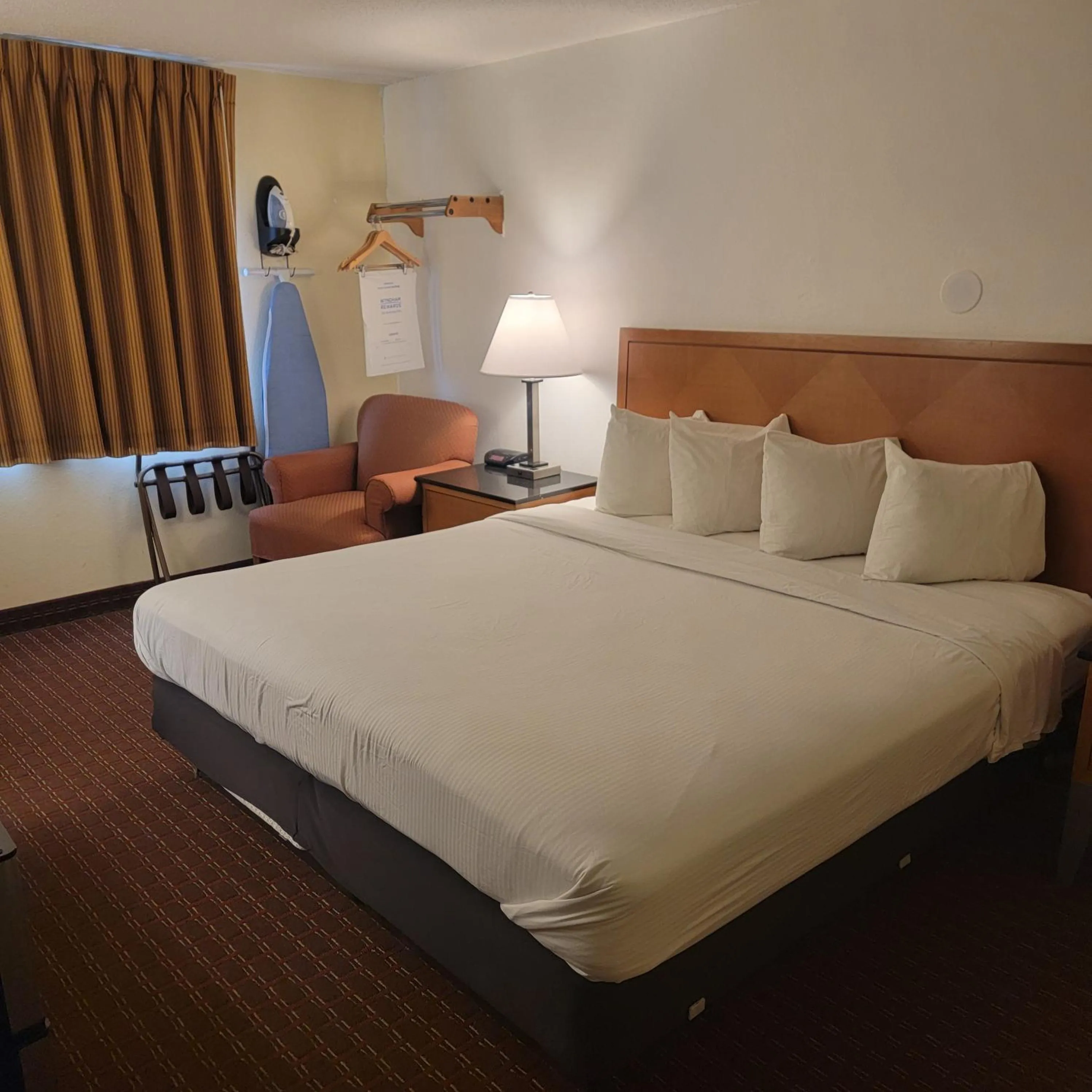 Bed in Days Inn by Wyndham Fort Dodge