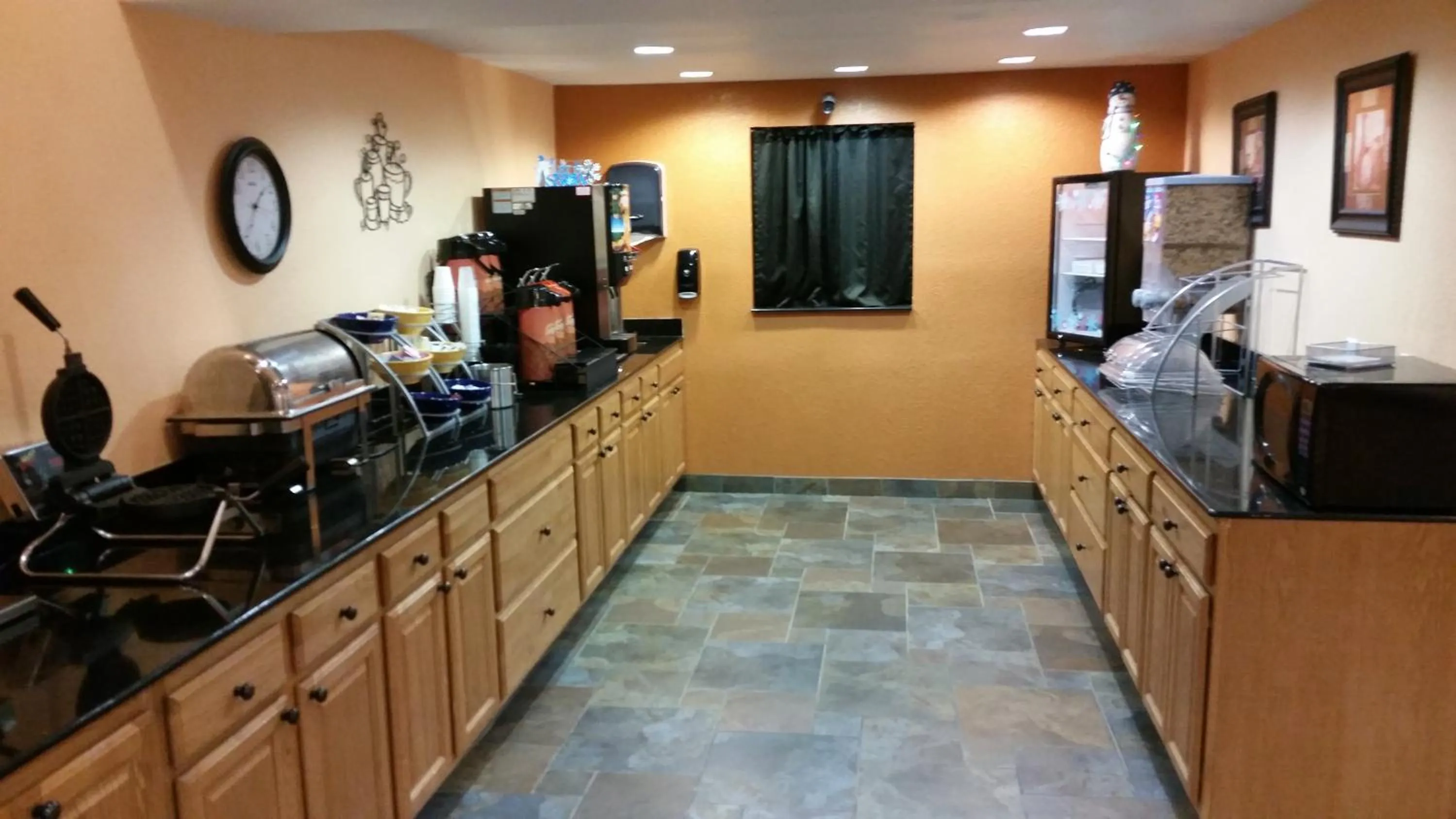 Breakfast in Days Inn by Wyndham Fort Dodge