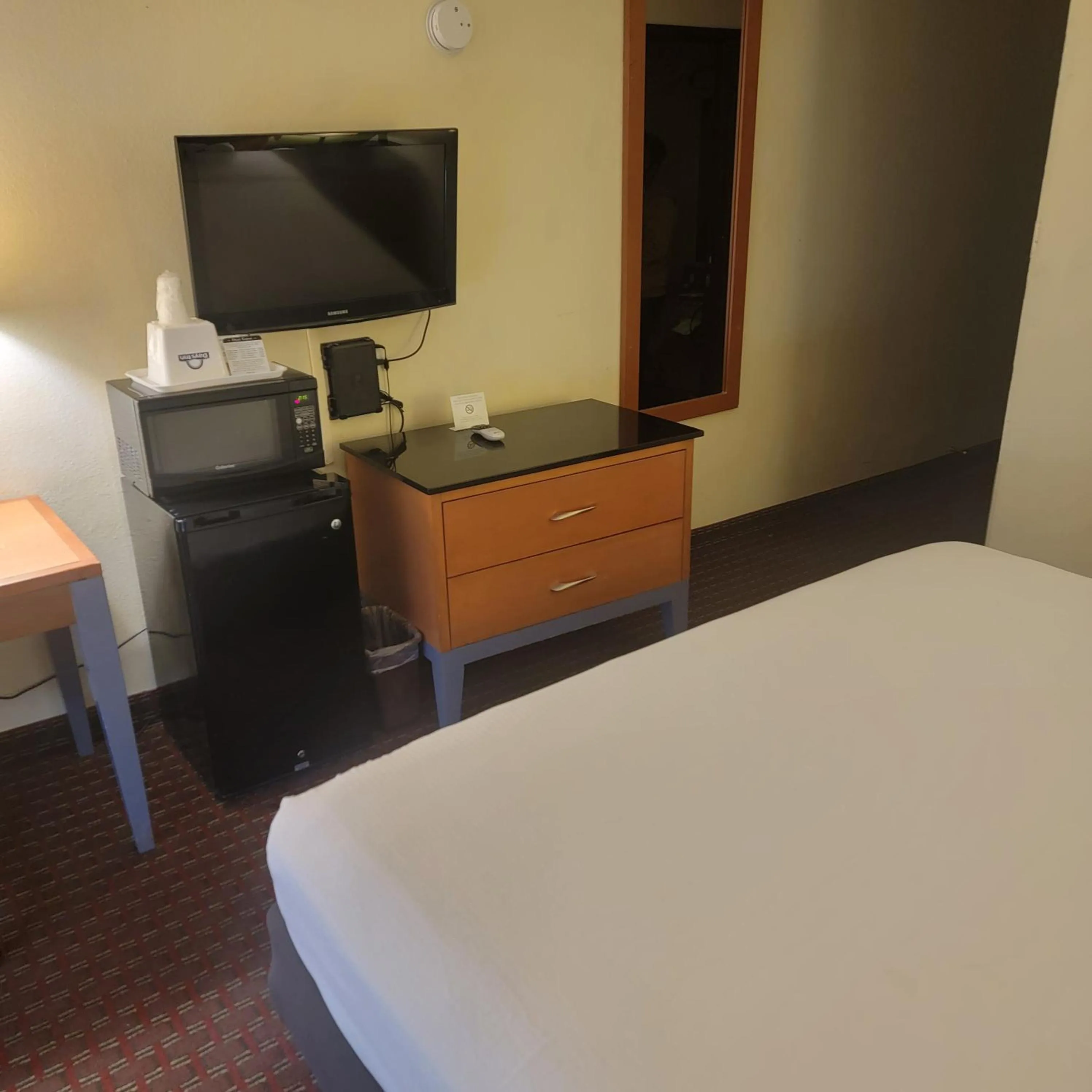 Bed in Days Inn by Wyndham Fort Dodge