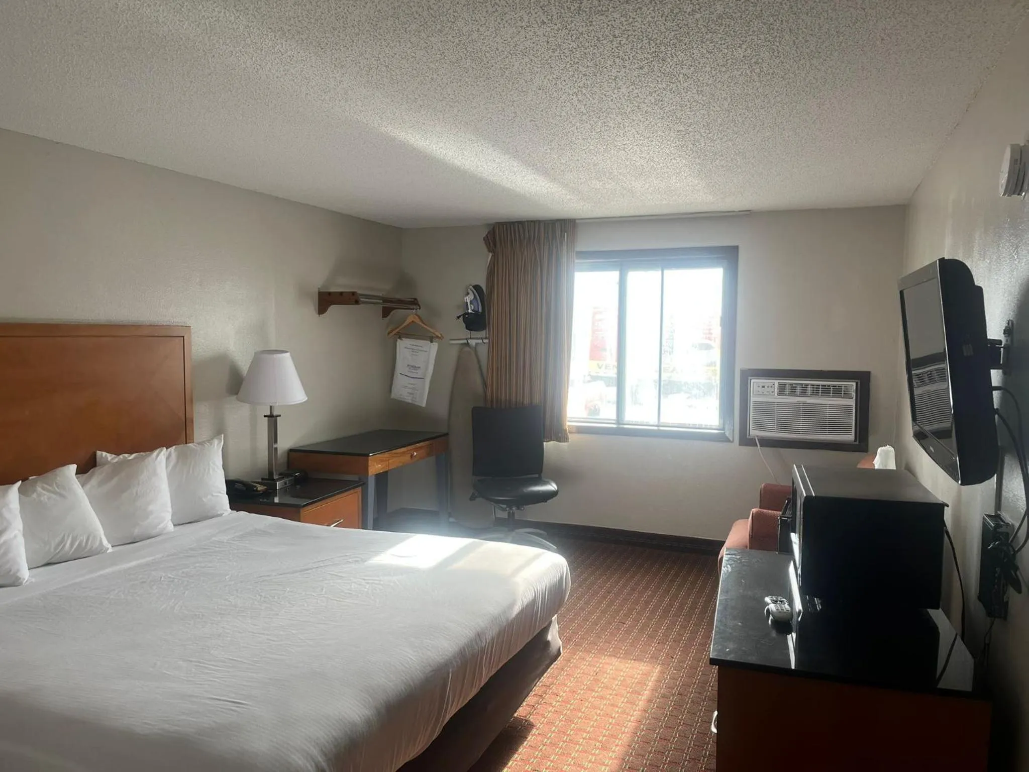 Bed in Days Inn by Wyndham Fort Dodge
