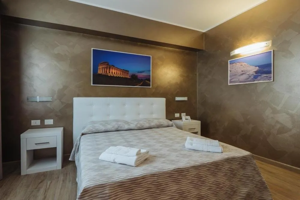 Shower, Bed in Le Vele di Balestrate