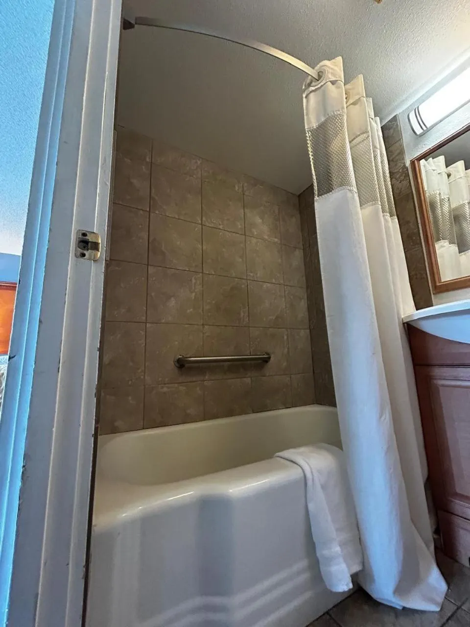 Bathroom in Travelers Inn by OYO Longview Kelso