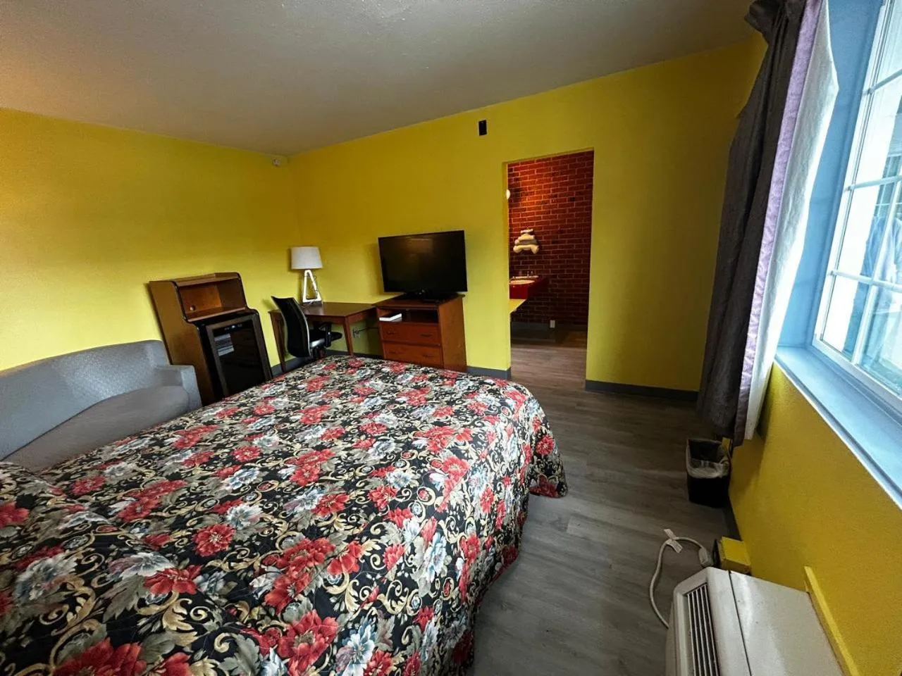 Bedroom, Bed in Travelers Inn by OYO Longview Kelso