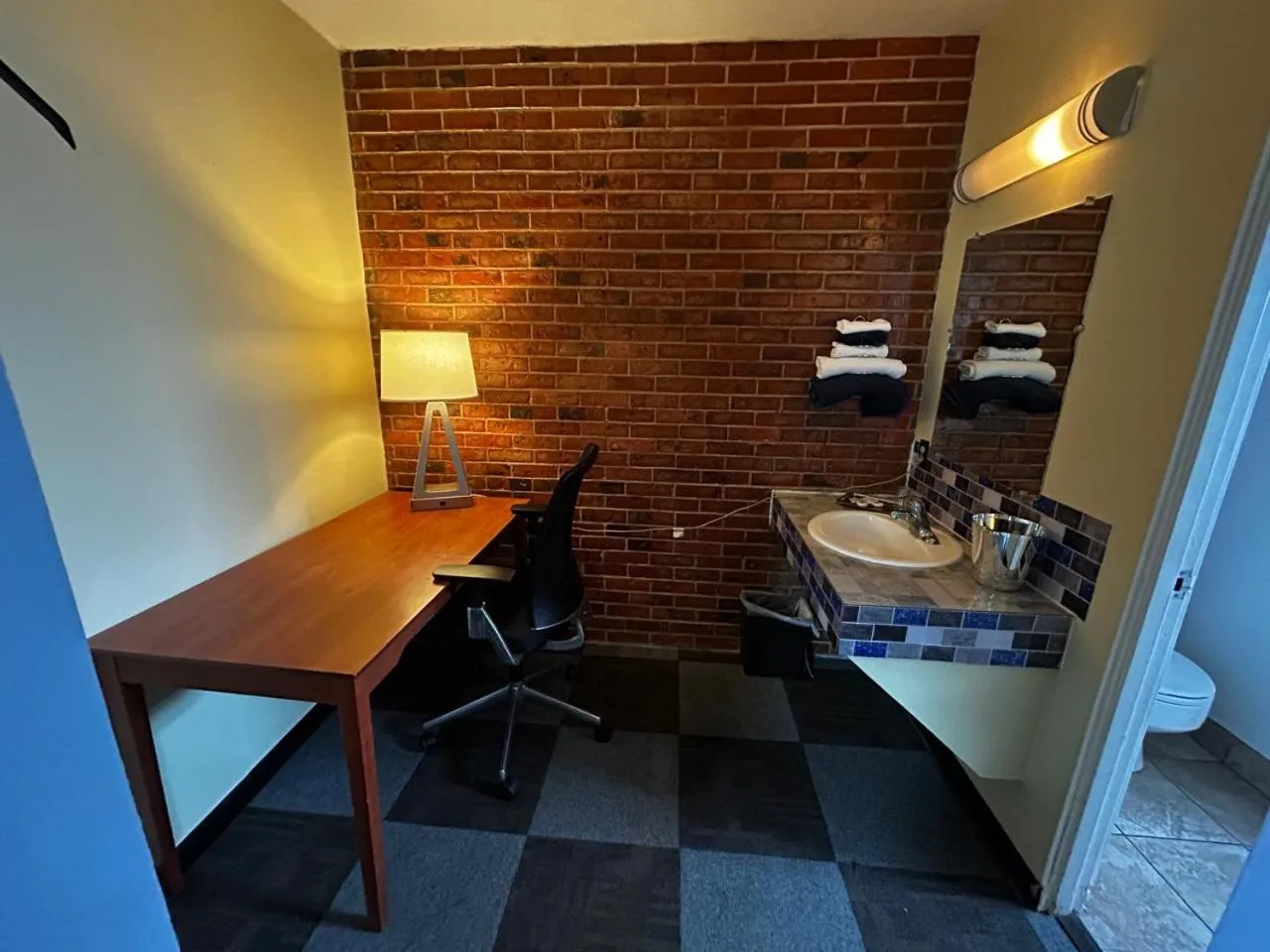 Area and facilities in Travelers Inn by OYO Longview Kelso