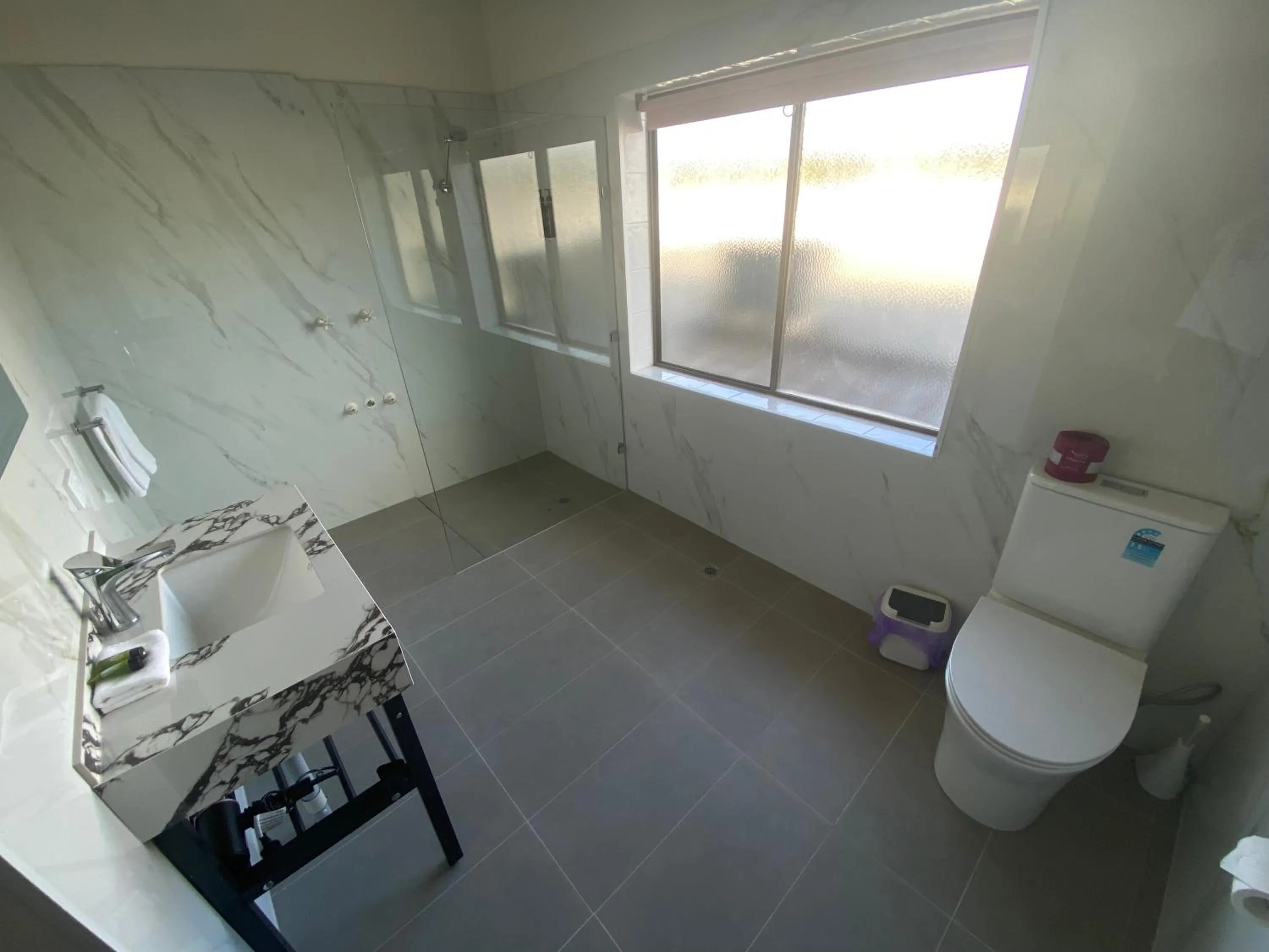 Bathroom in Lismore City Motor Inn