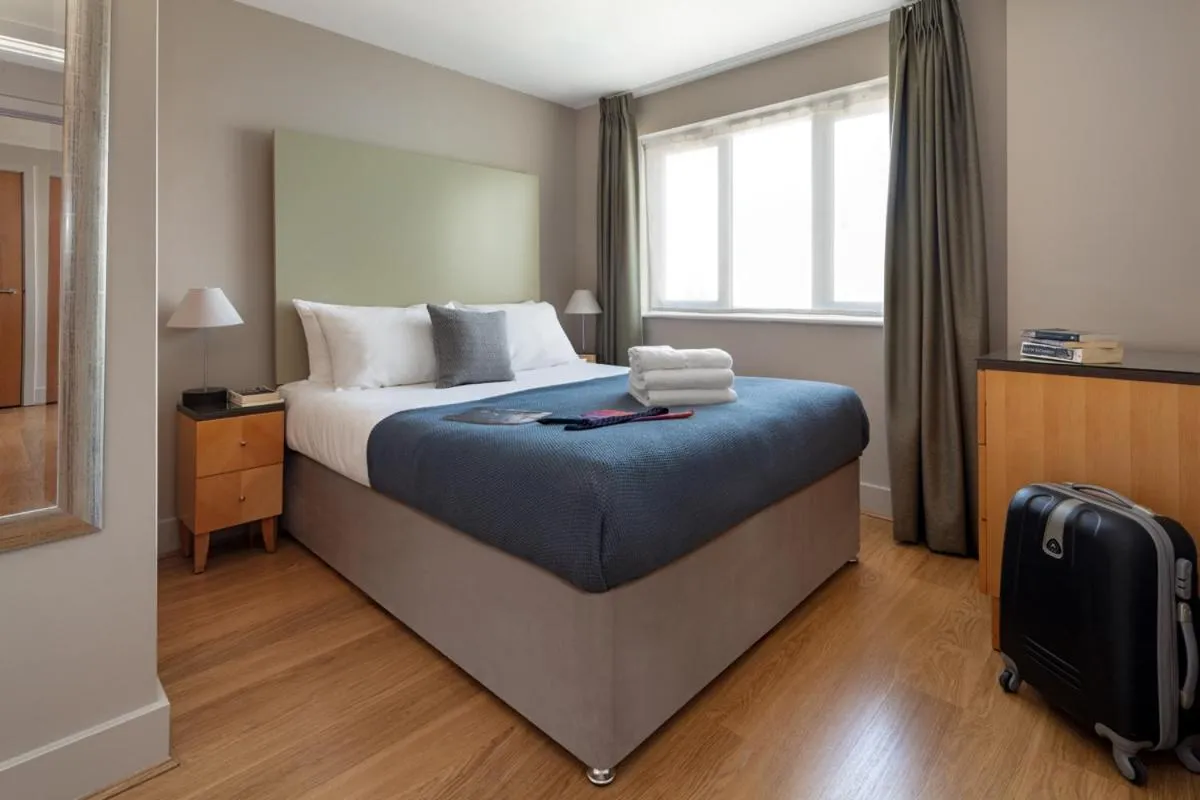 Bedroom, Bed in Marlin Apartments Commercial Road - Limehouse