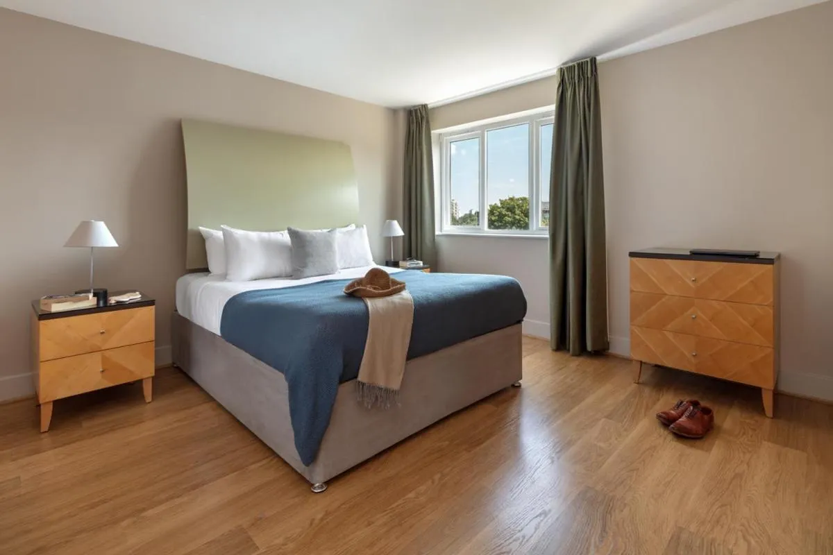 Bedroom, Bed in Marlin Apartments Commercial Road - Limehouse