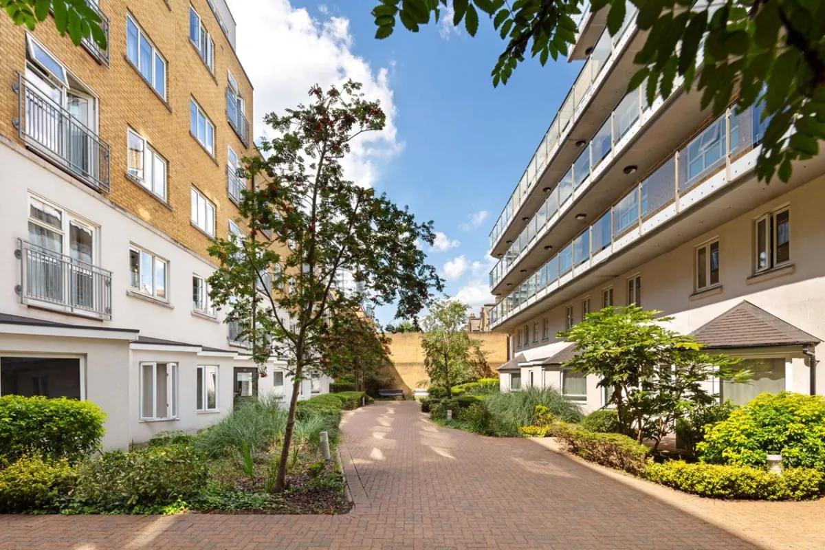 Neighbourhood in Marlin Apartments Commercial Road - Limehouse