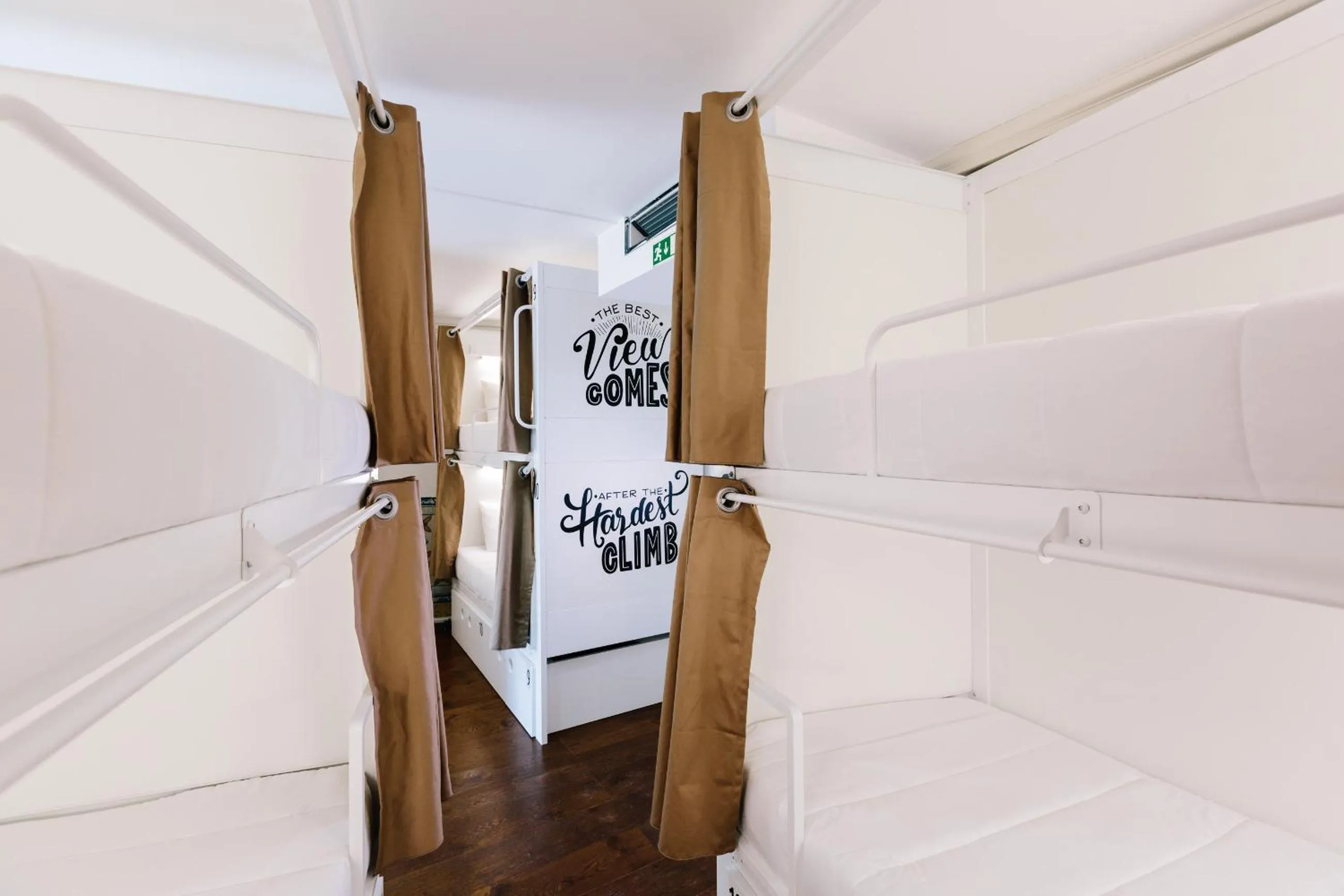 Bedroom in Lisbon South Hostel