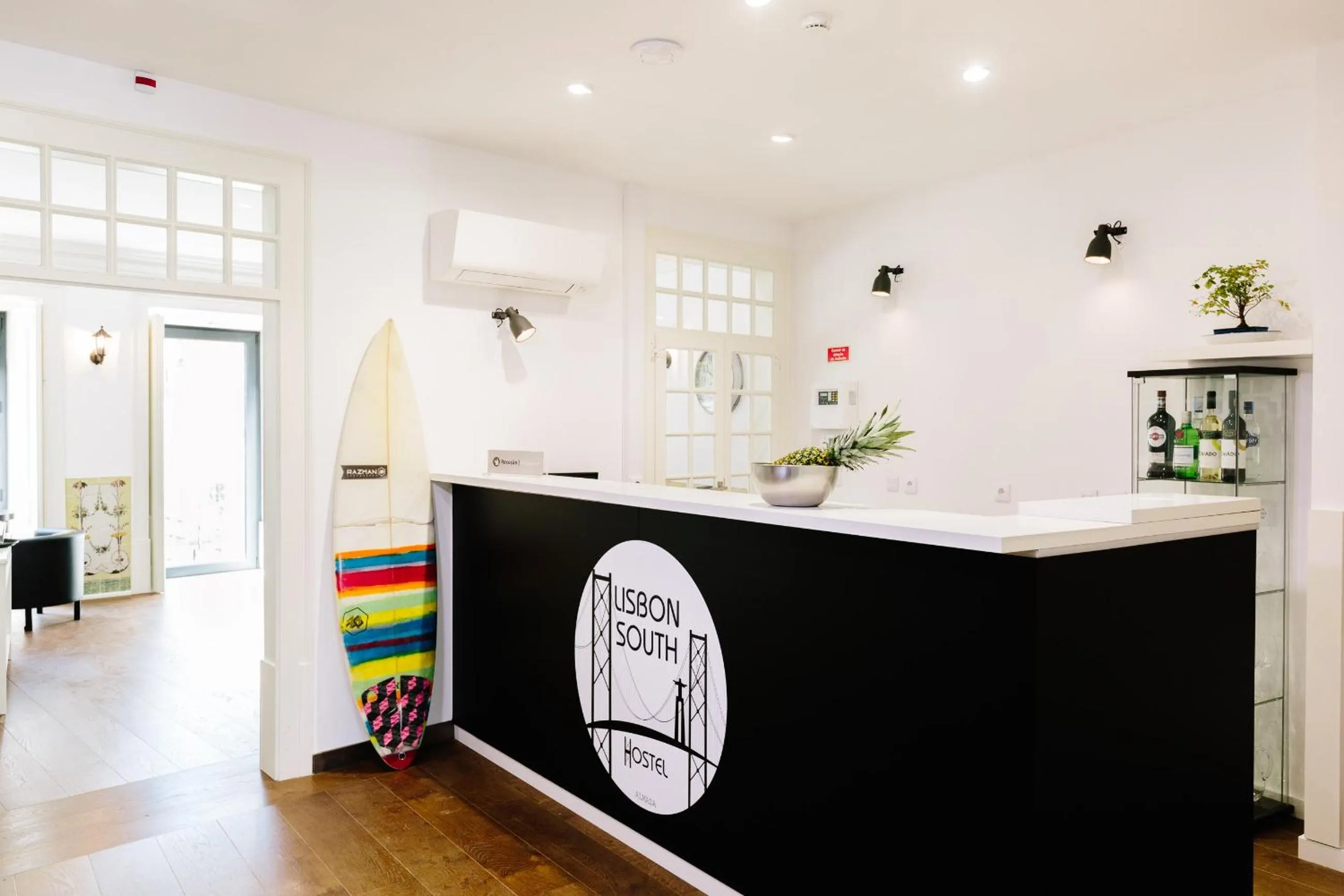 Lobby or reception in Lisbon South Hostel