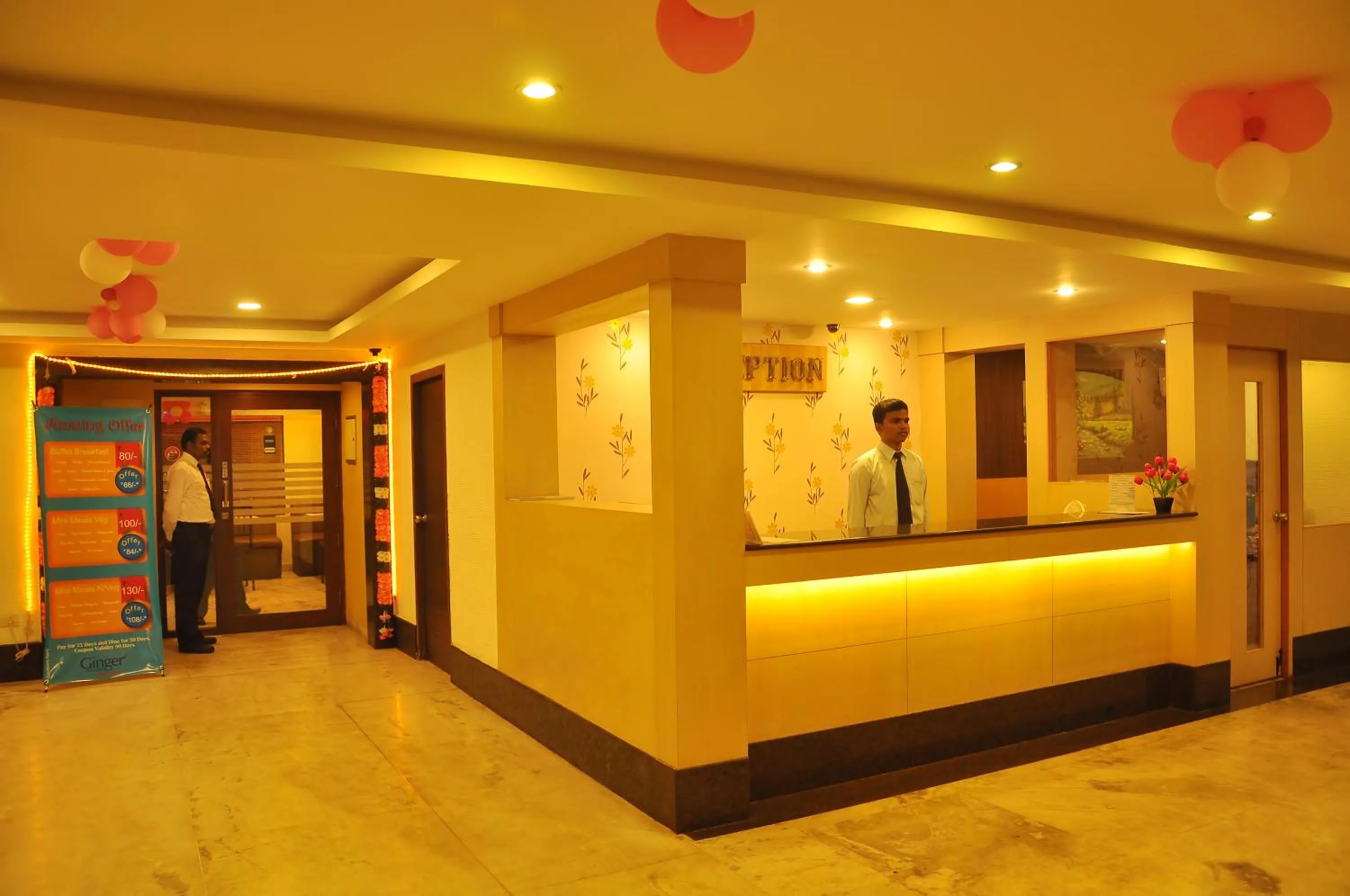 Lobby or reception in Nayagara Hotel