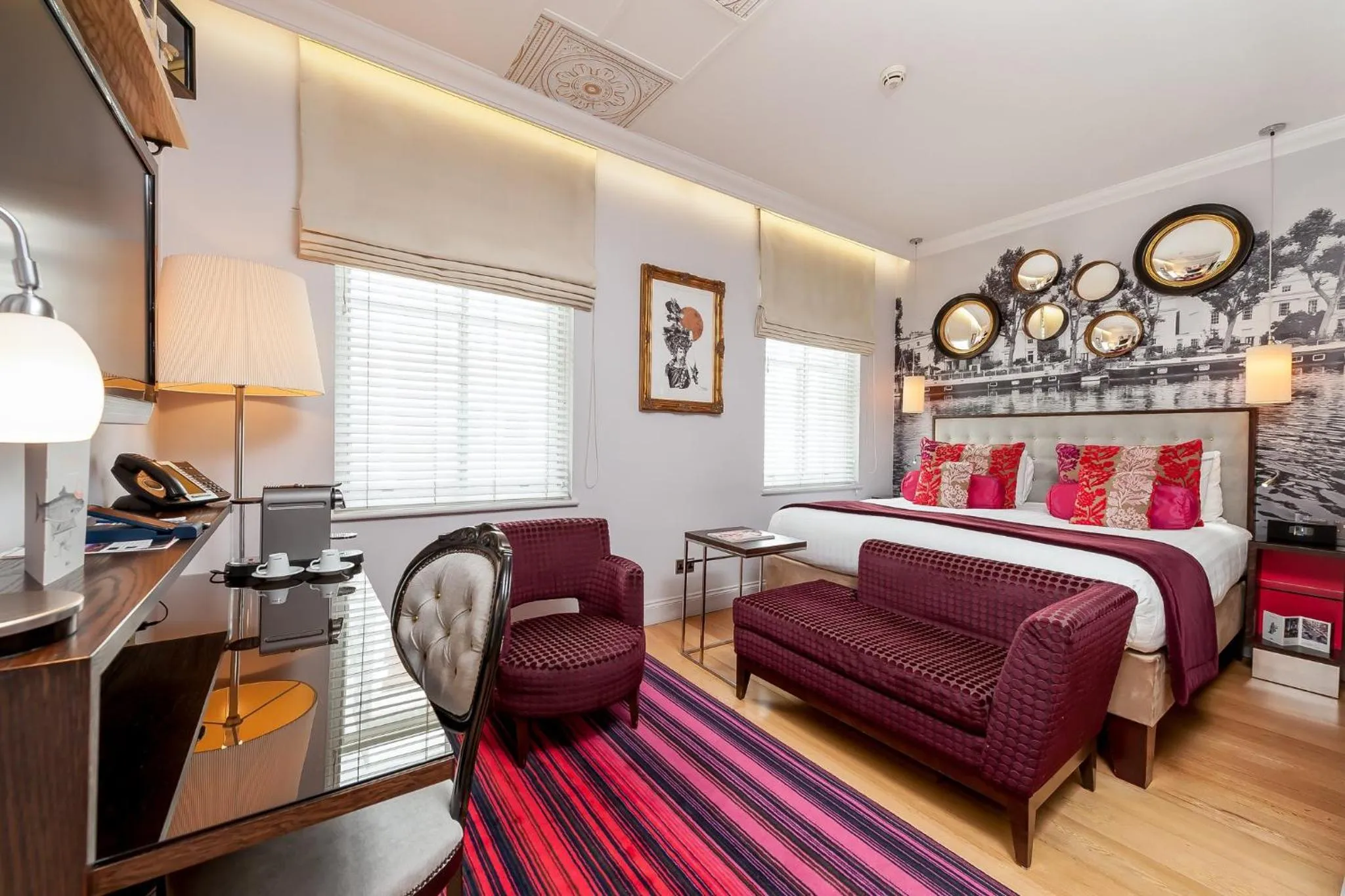 Photo of the whole room, Bed in Hotel Indigo London Hyde Park Paddington by IHG